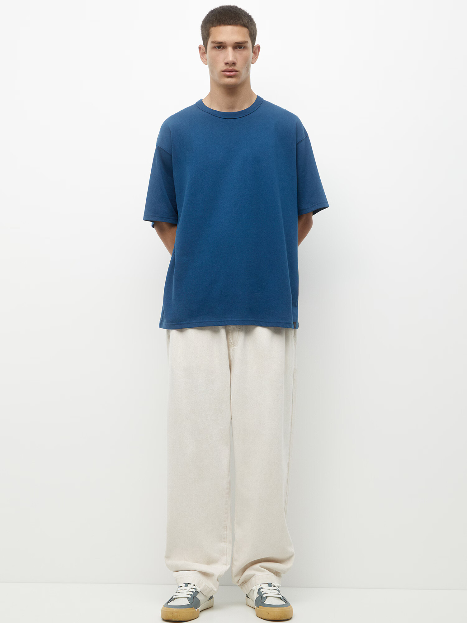 Pull&Bear Pantaloni alb - Pled.ro