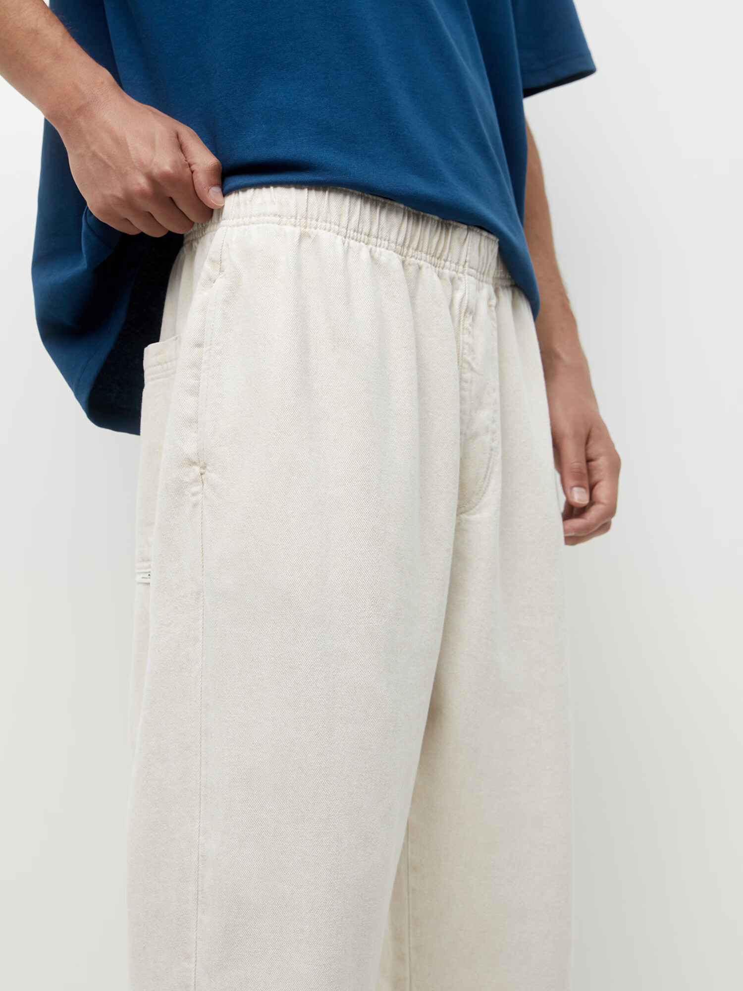 Pull&Bear Pantaloni alb - Pled.ro