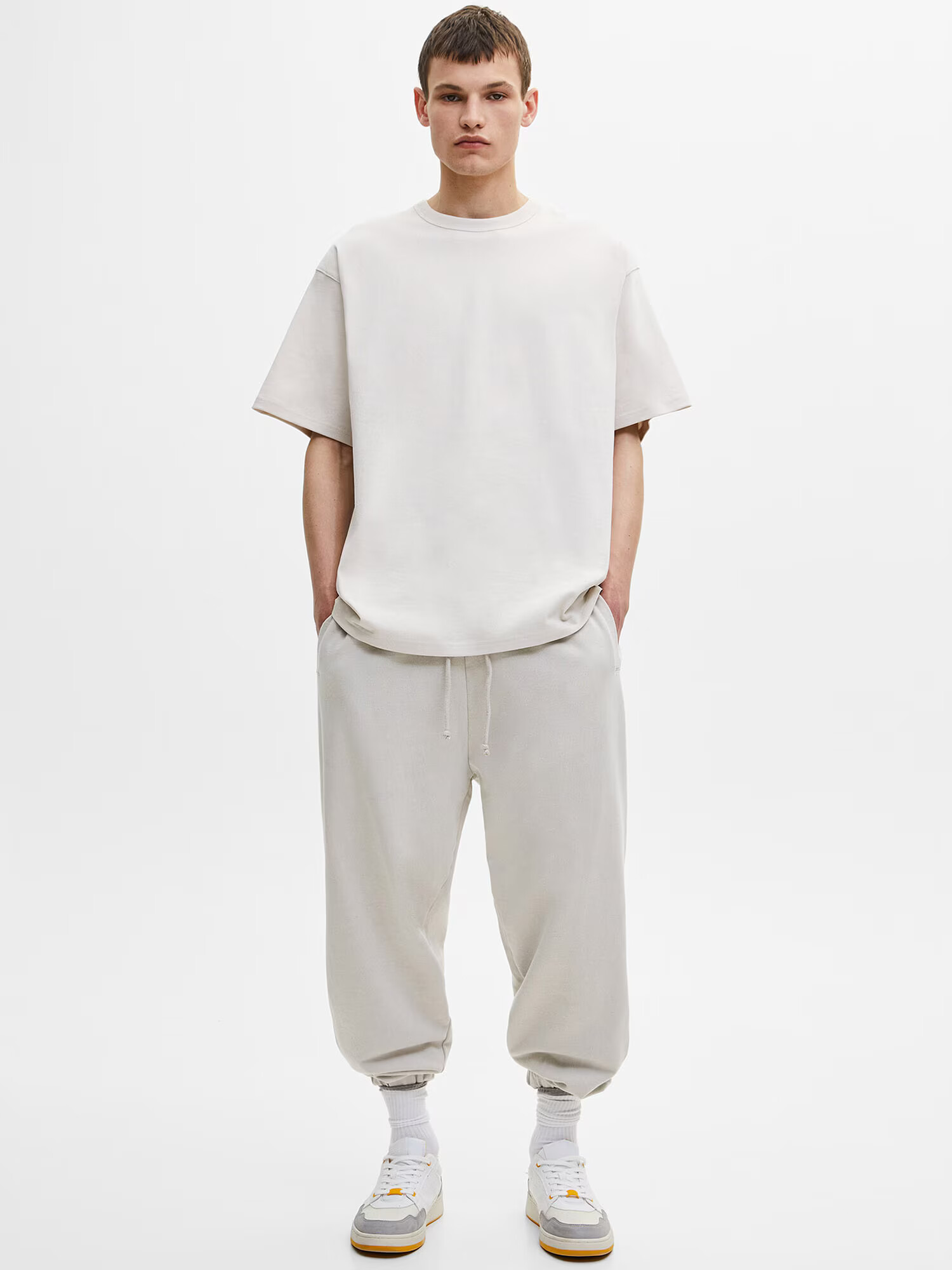 Pull&Bear Pantaloni bej - Pled.ro