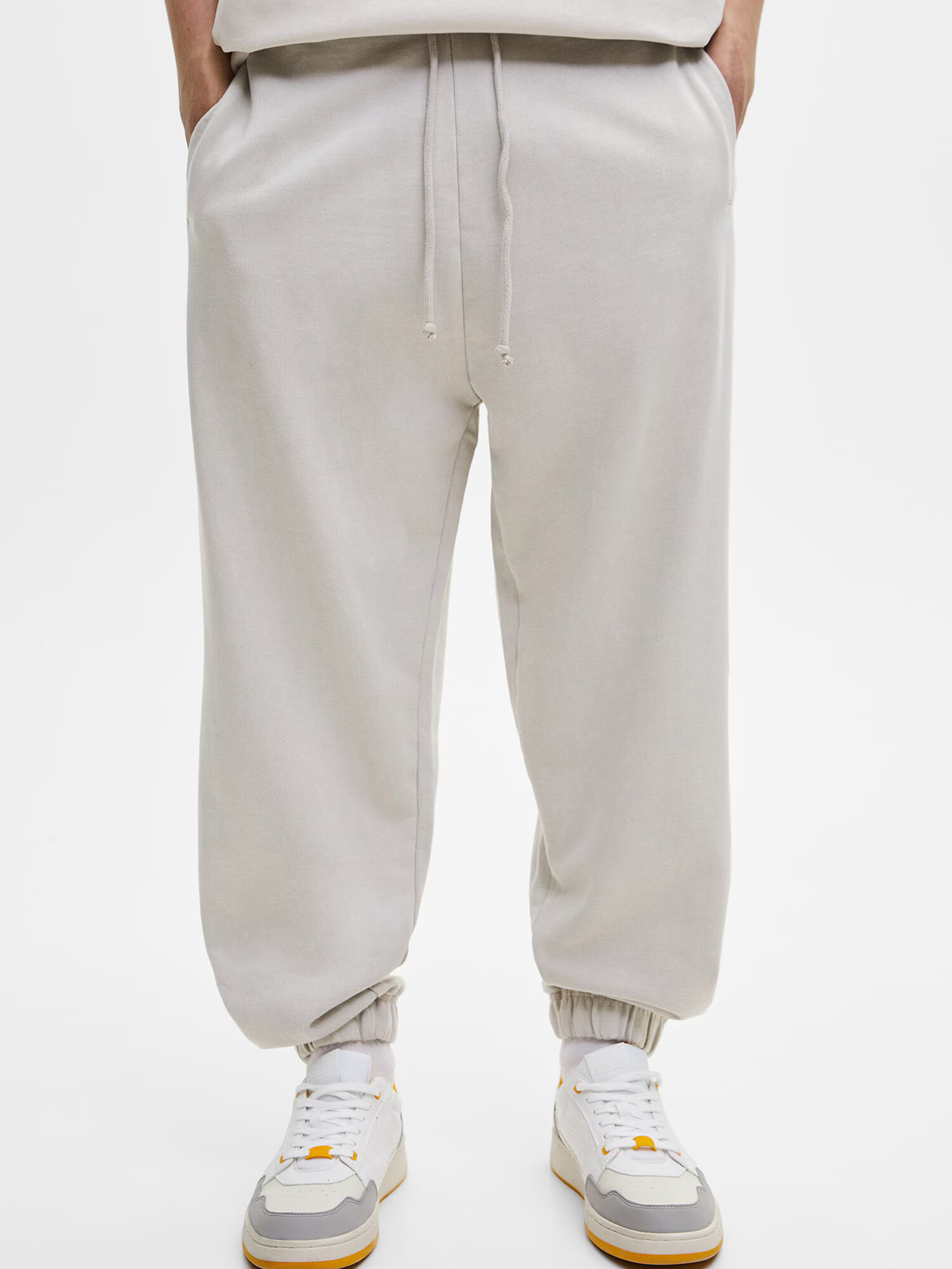 Pull&Bear Pantaloni bej - Pled.ro