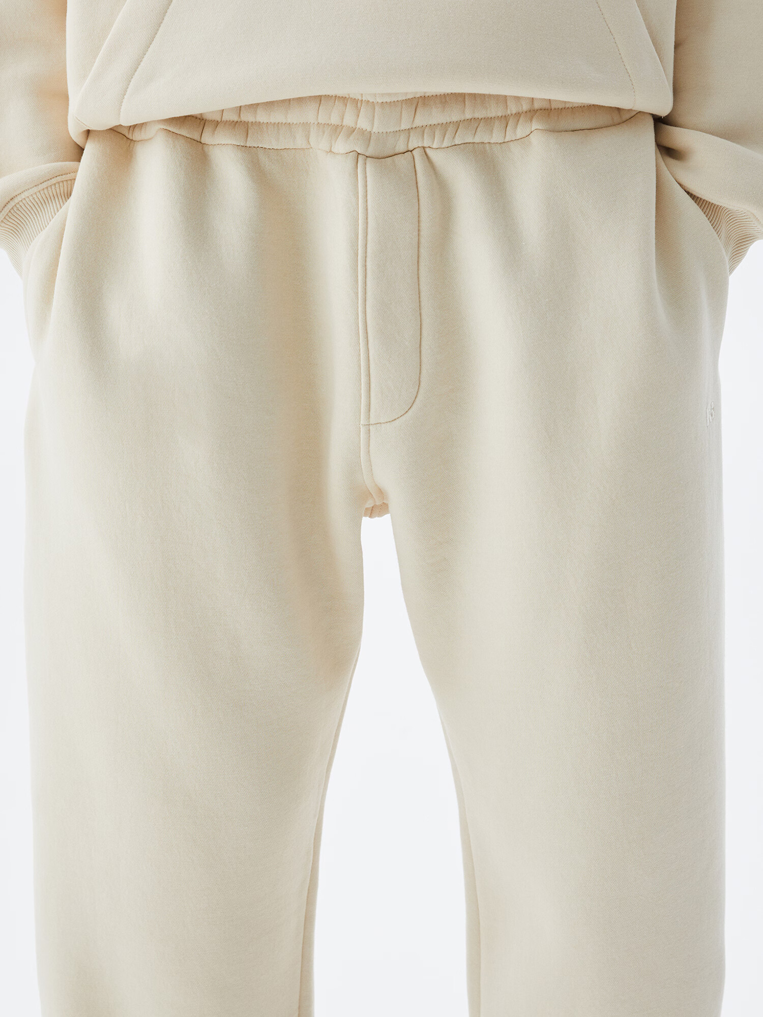 Pull&Bear Pantaloni bej - Pled.ro