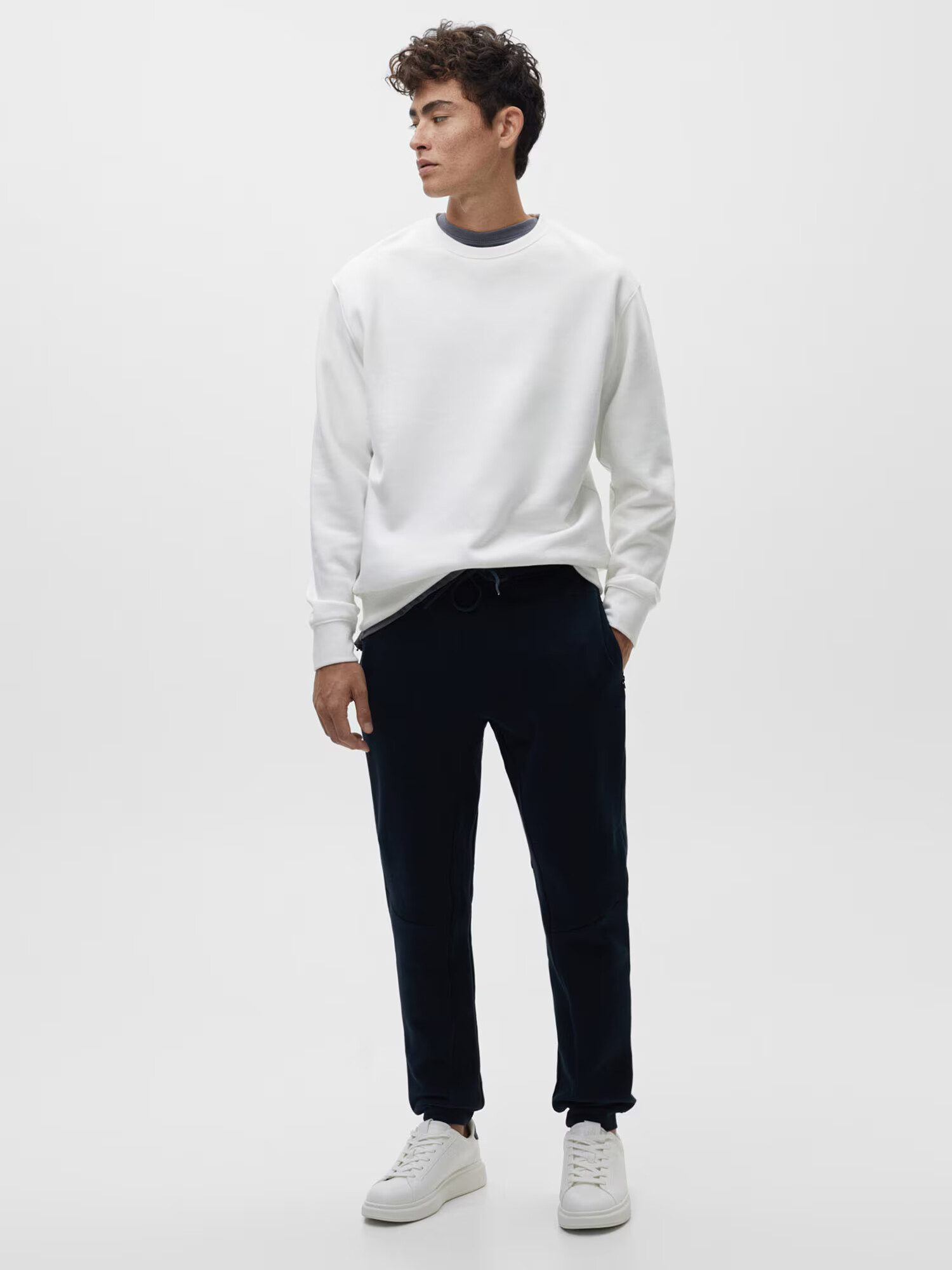 Pull&Bear Pantaloni bleumarin - Pled.ro