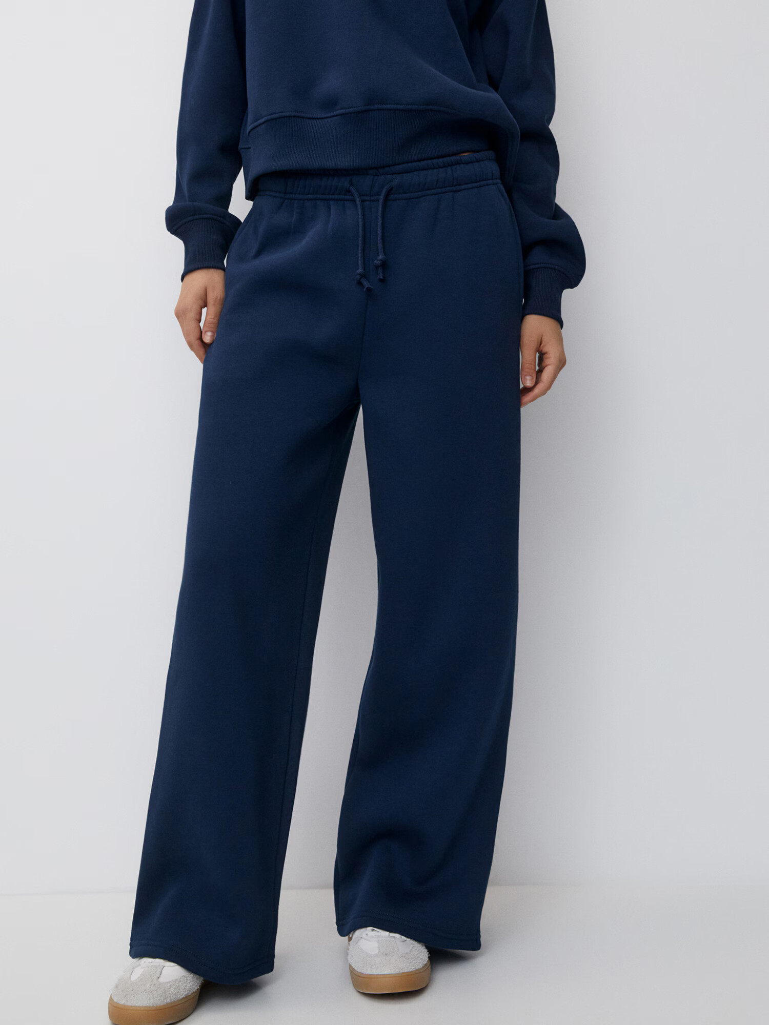 Pull&Bear Pantaloni bleumarin - Pled.ro