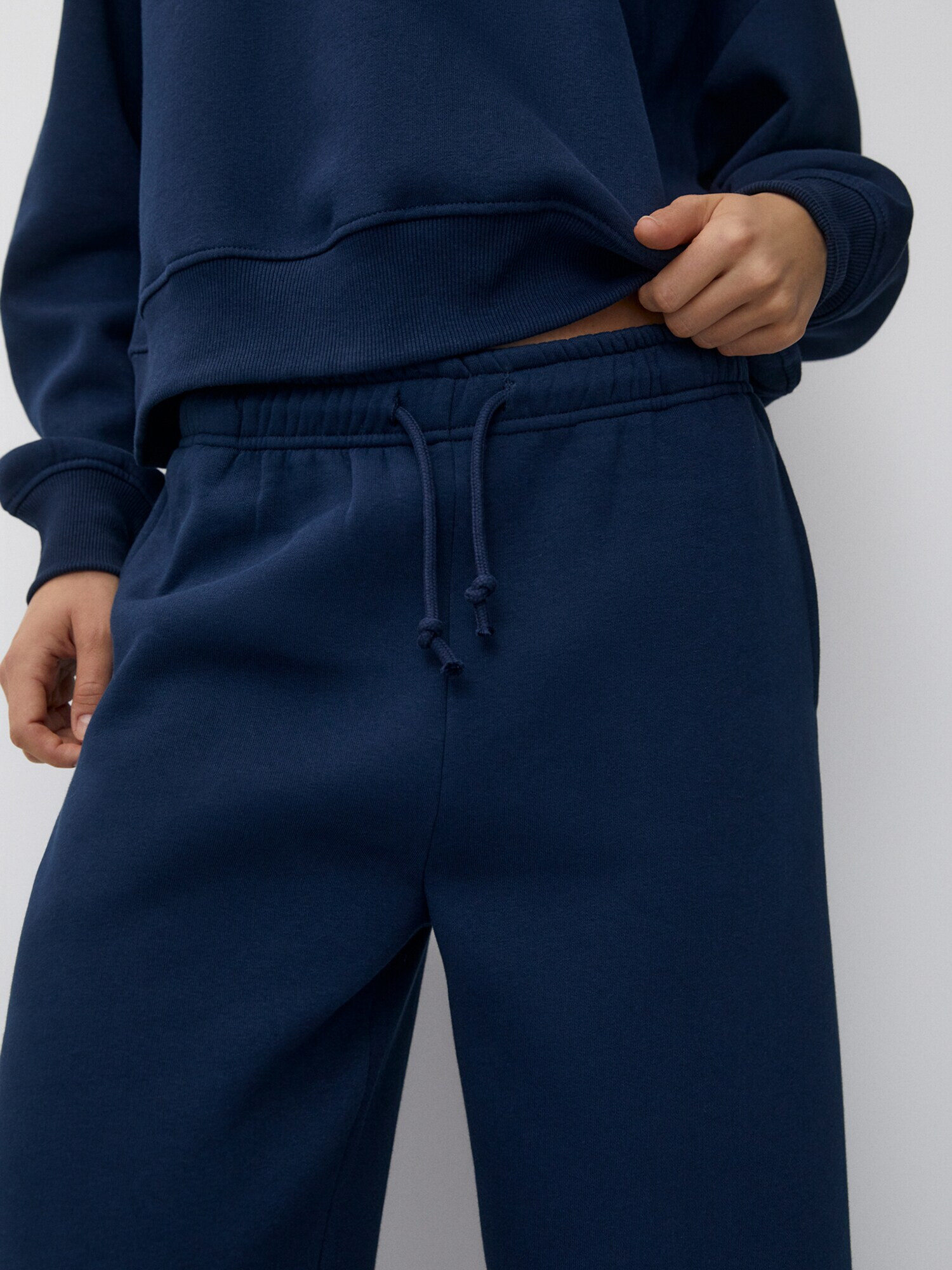 Pull&Bear Pantaloni bleumarin - Pled.ro