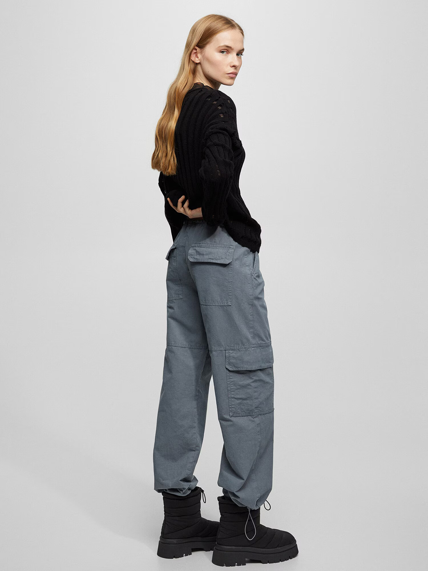 Pull&Bear Pantaloni cu buzunare albastru porumbel - Pled.ro