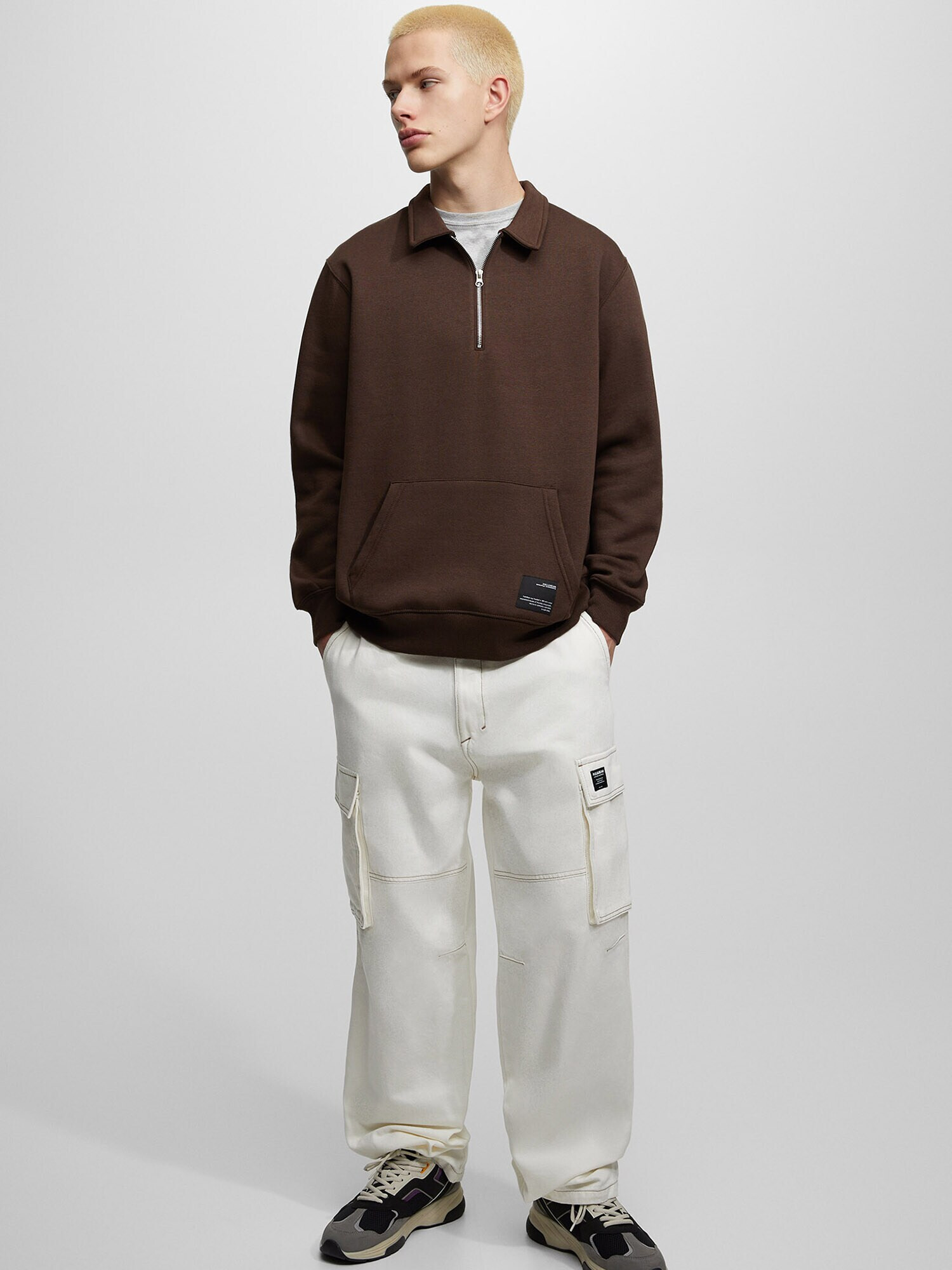 Pull&Bear Pantaloni cu buzunare ecru - Pled.ro