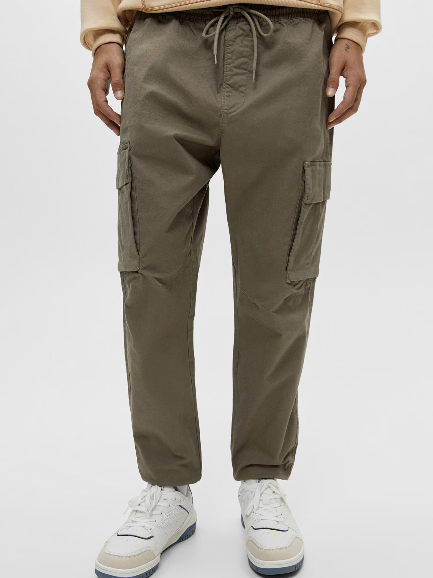 Pull&Bear Pantaloni cu buzunare kaki - Pled.ro