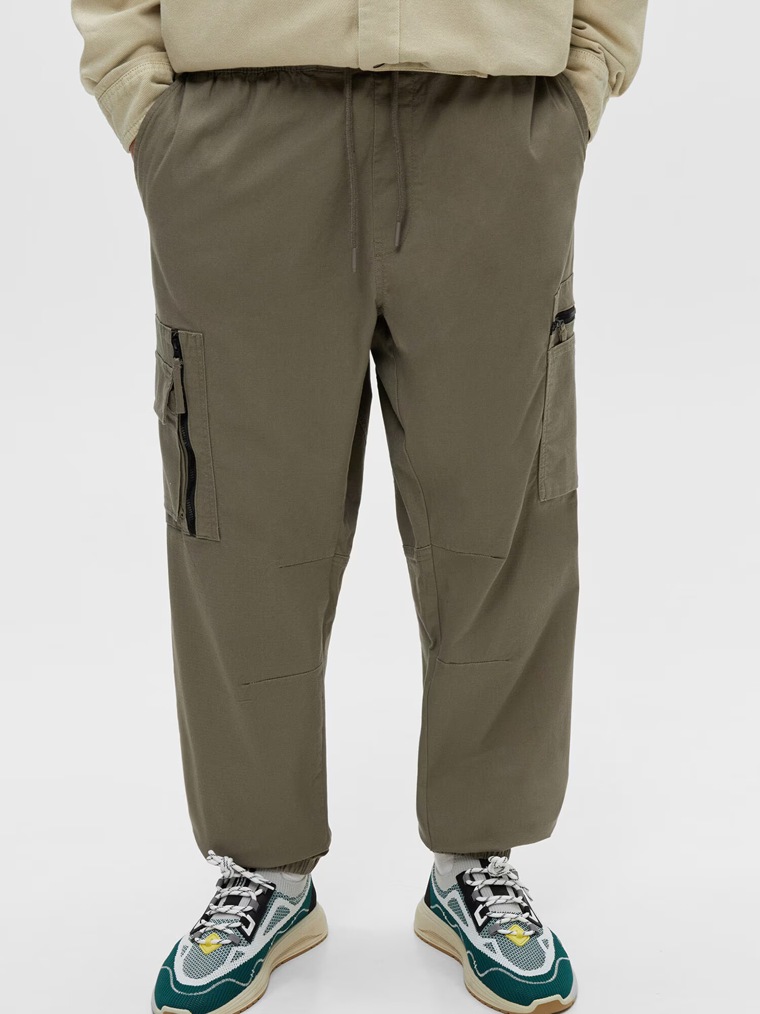 Pull&Bear Pantaloni cu buzunare kaki - Pled.ro