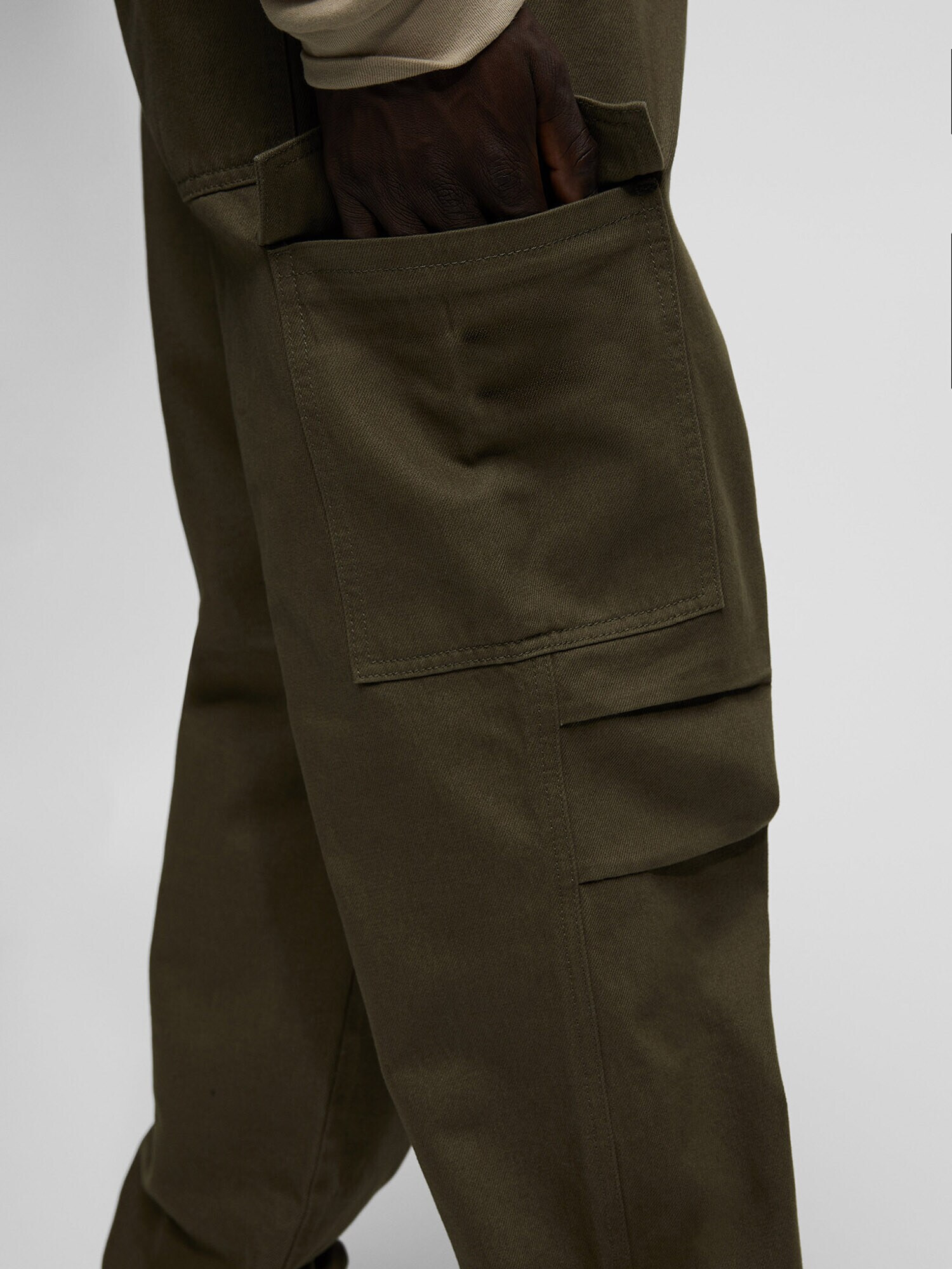 Pull&Bear Pantaloni cu buzunare kaki - Pled.ro