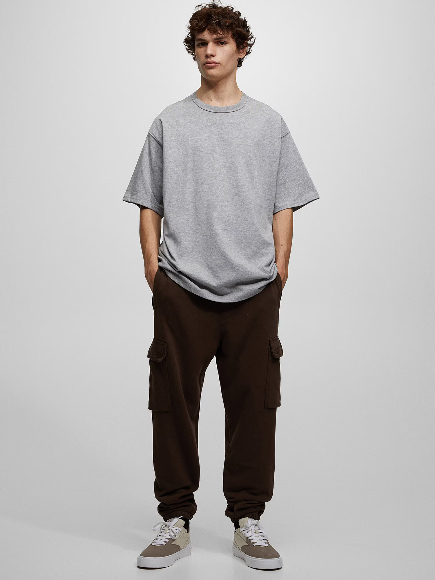 Pull&Bear Pantaloni cu buzunare maro - Pled.ro