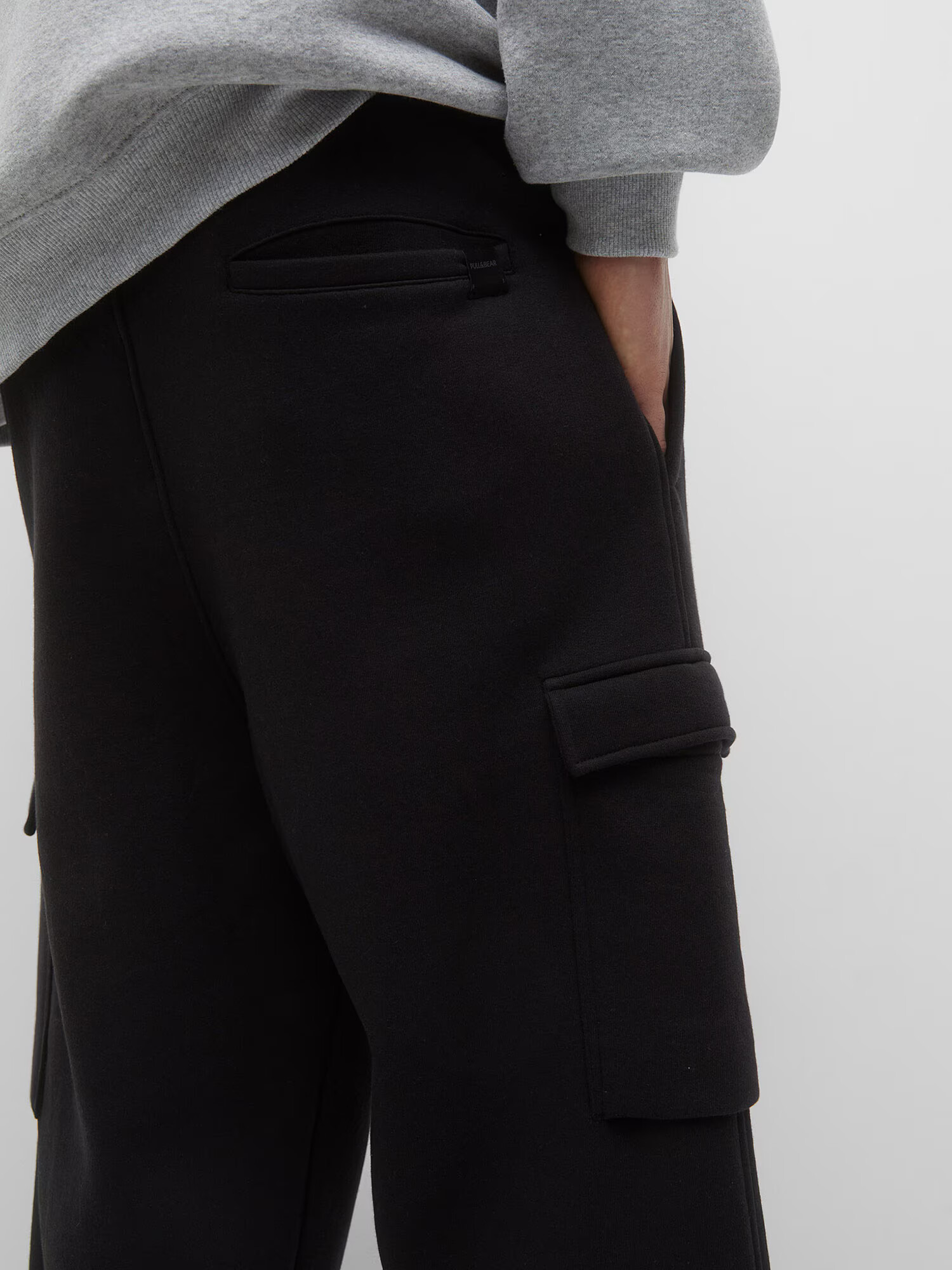 Pull&Bear Pantaloni cu buzunare negru - Pled.ro