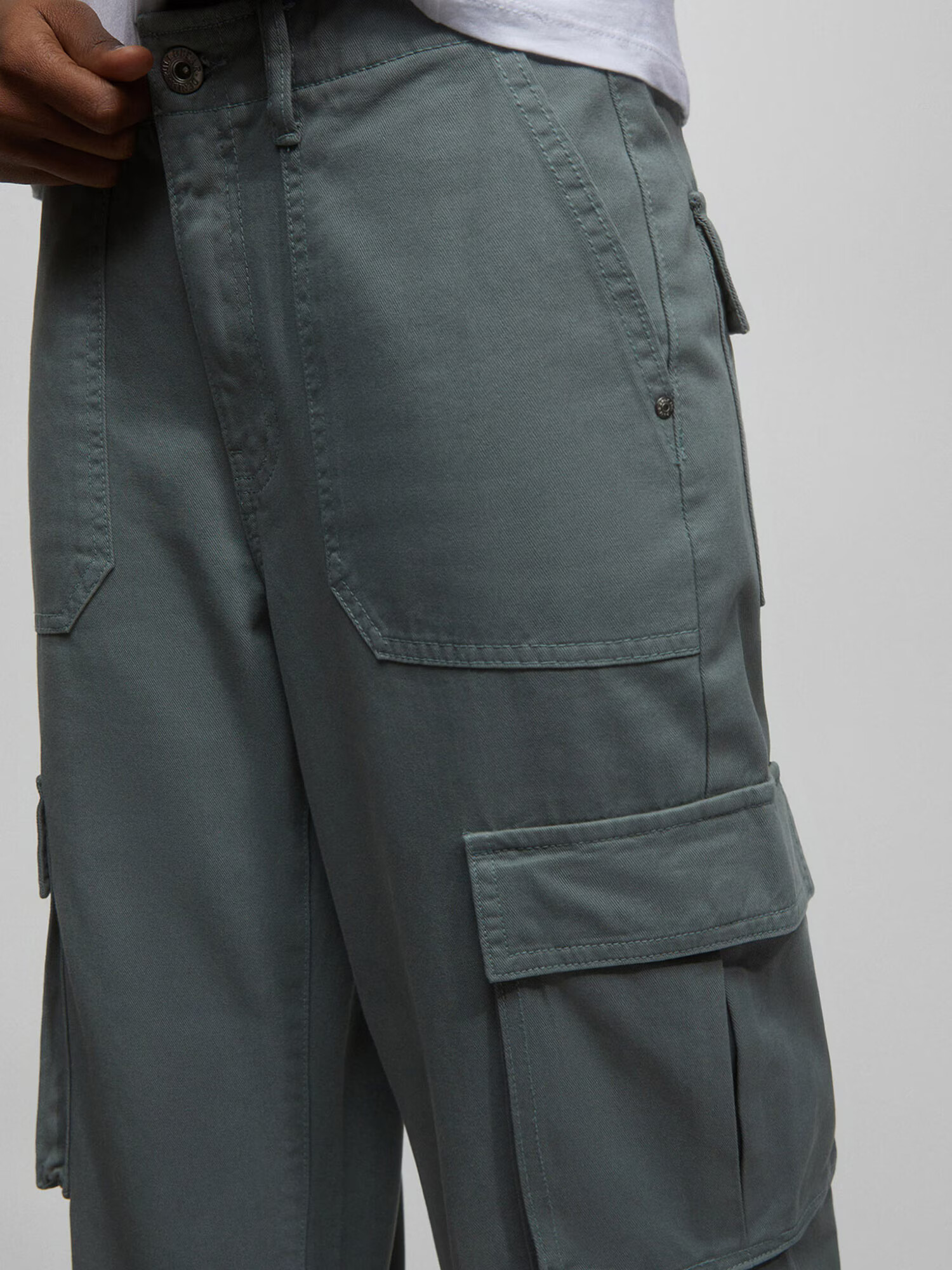 Pull&Bear Pantaloni cu buzunare verde - Pled.ro