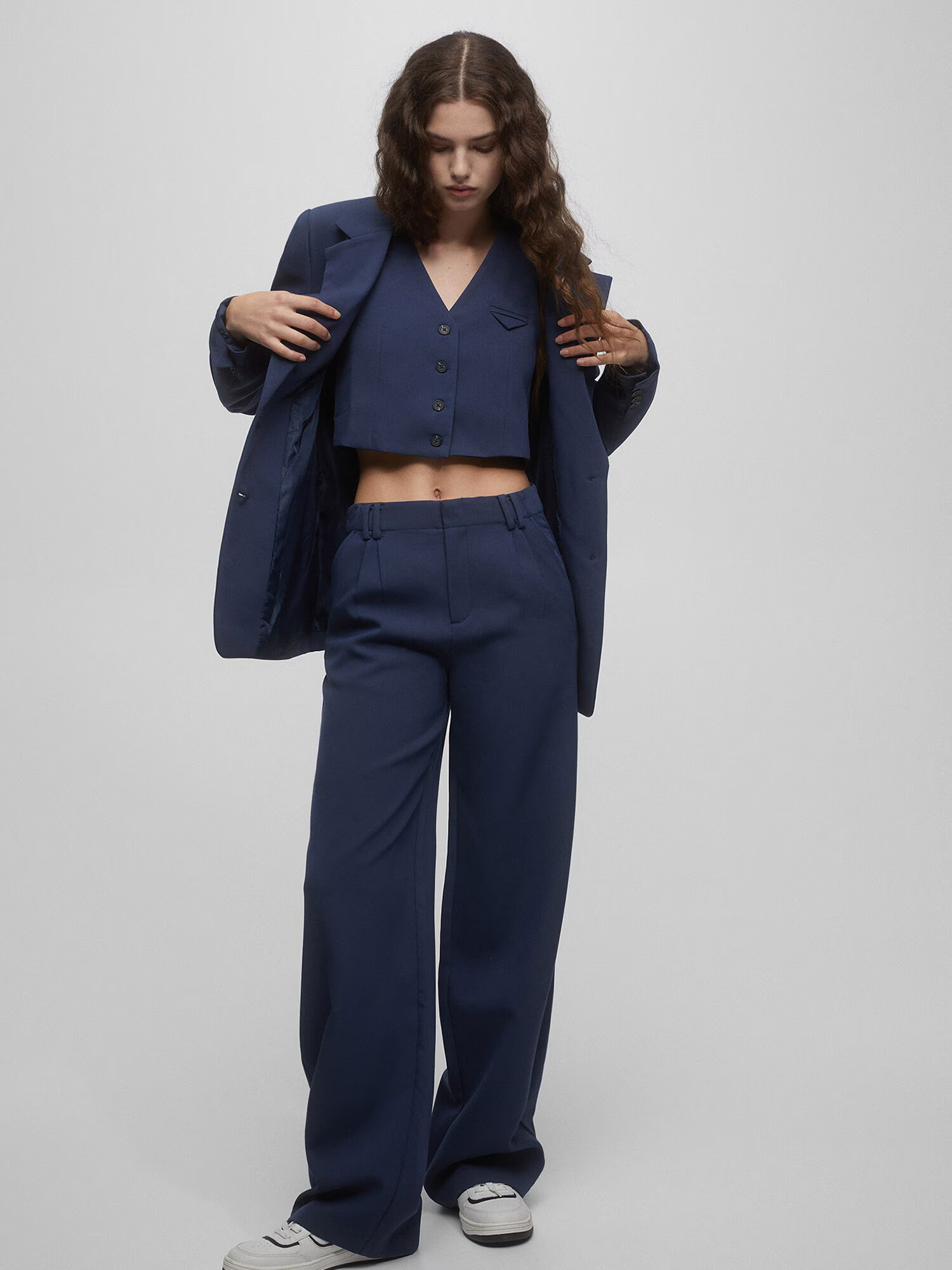 Pull&Bear Pantaloni cutați bleumarin - Pled.ro