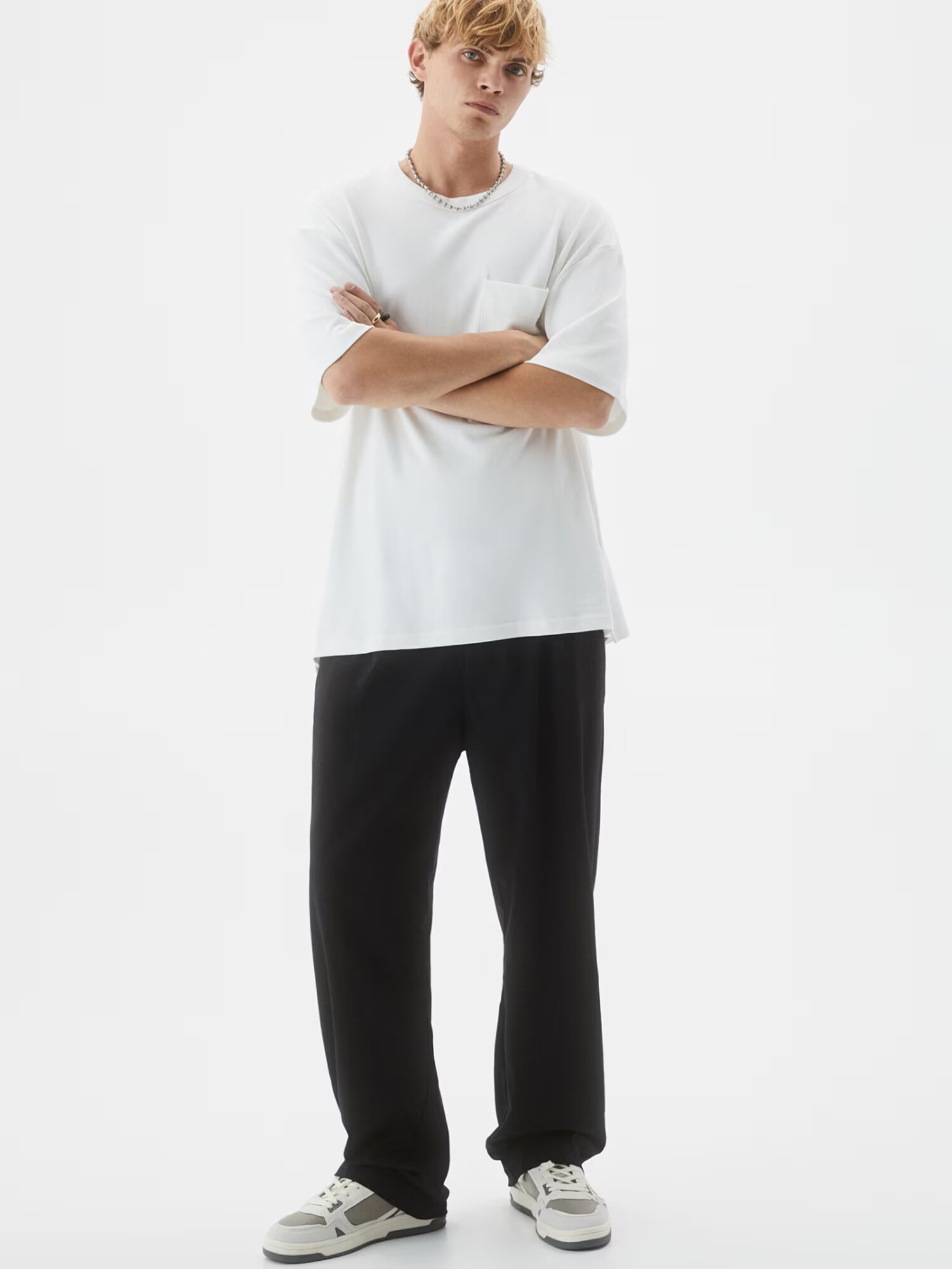 Pull&Bear Pantaloni cutați negru - Pled.ro