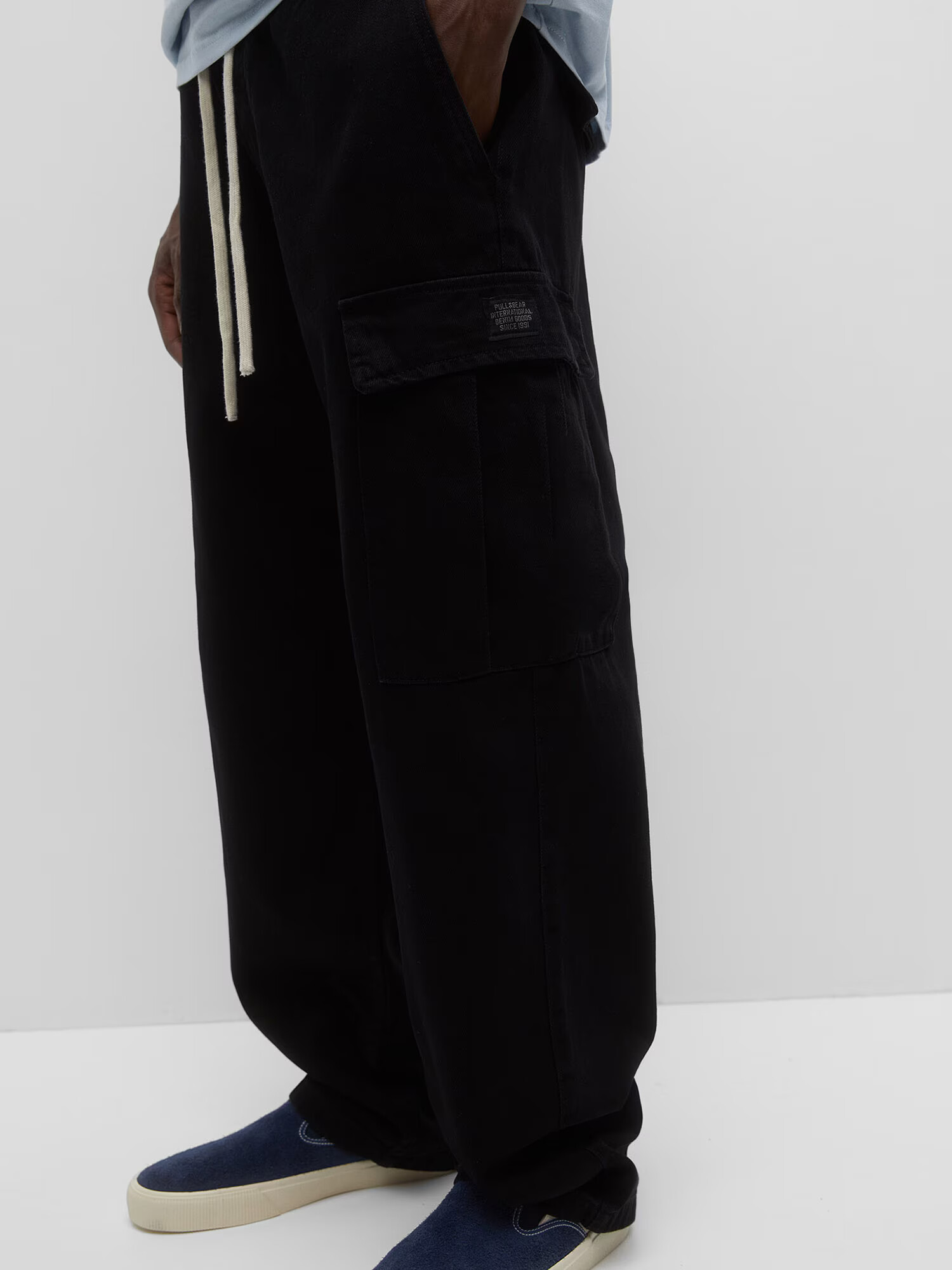 Pull&Bear Pantaloni eleganți negru - Pled.ro