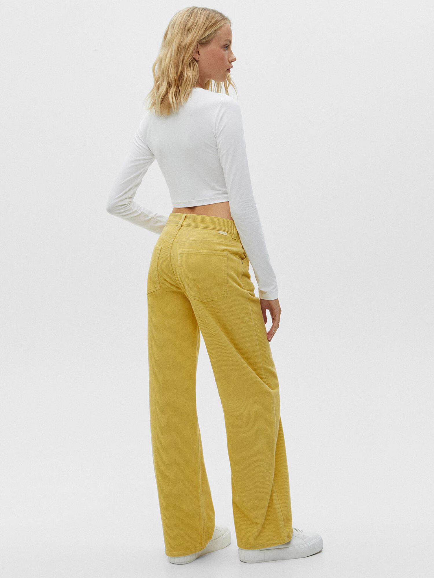 Pull&Bear Pantaloni galben - Pled.ro