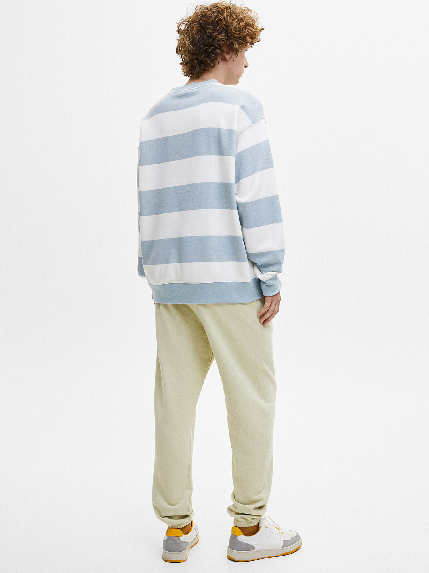 Pull&Bear Pantaloni galben pastel - Pled.ro