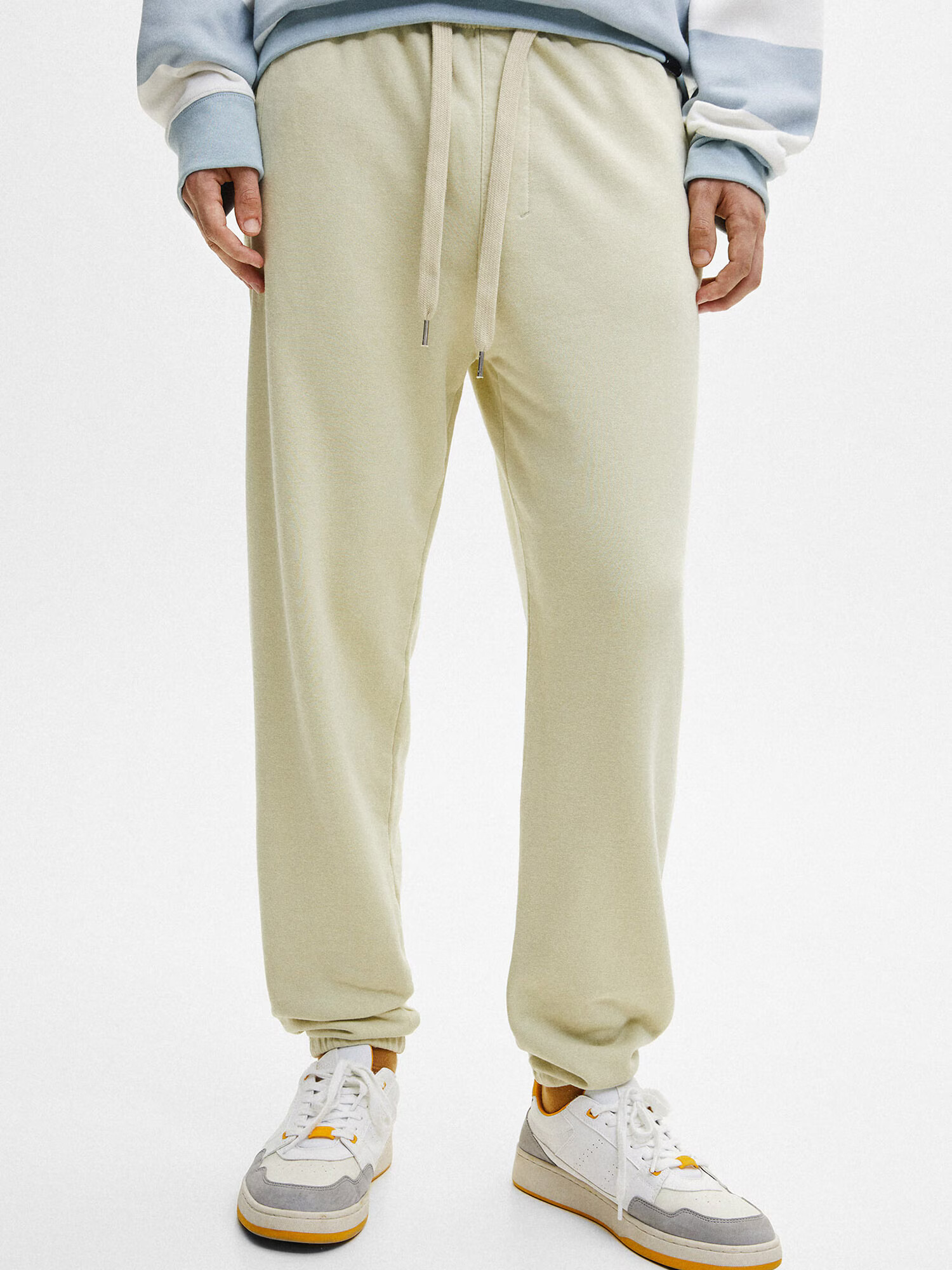 Pull&Bear Pantaloni galben pastel - Pled.ro