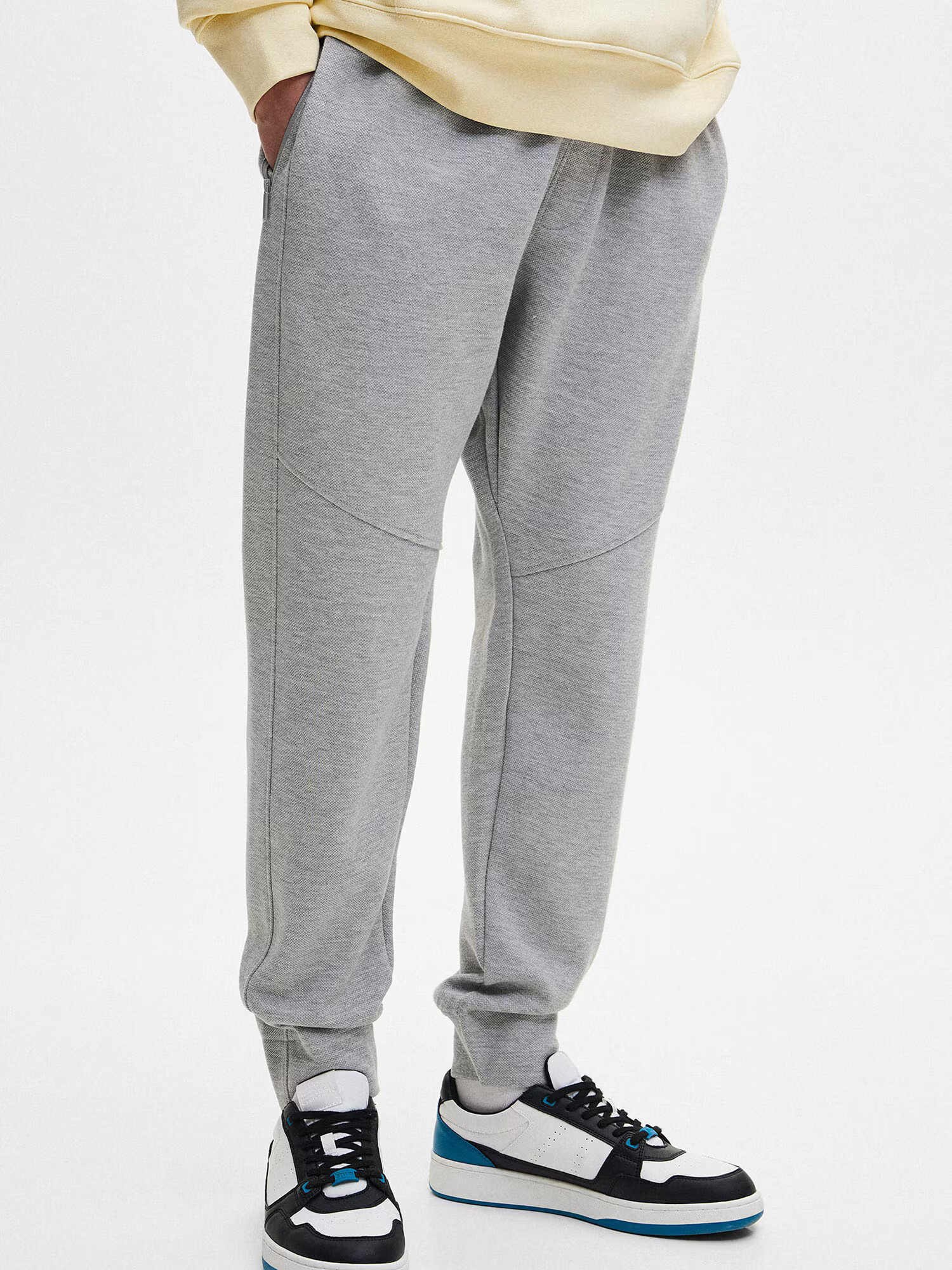 Pull&Bear Pantaloni gri - Pled.ro