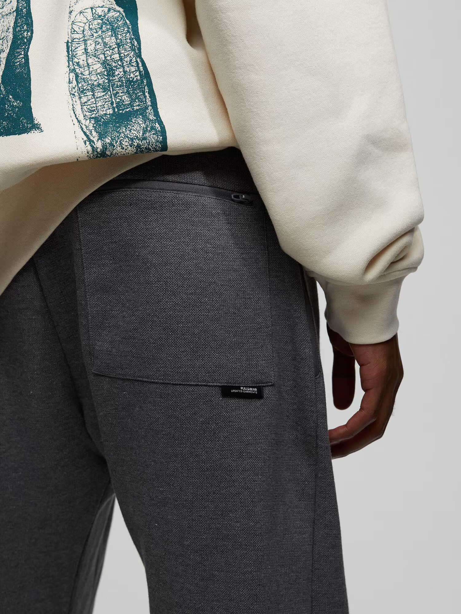 Pull&Bear Pantaloni gri - Pled.ro