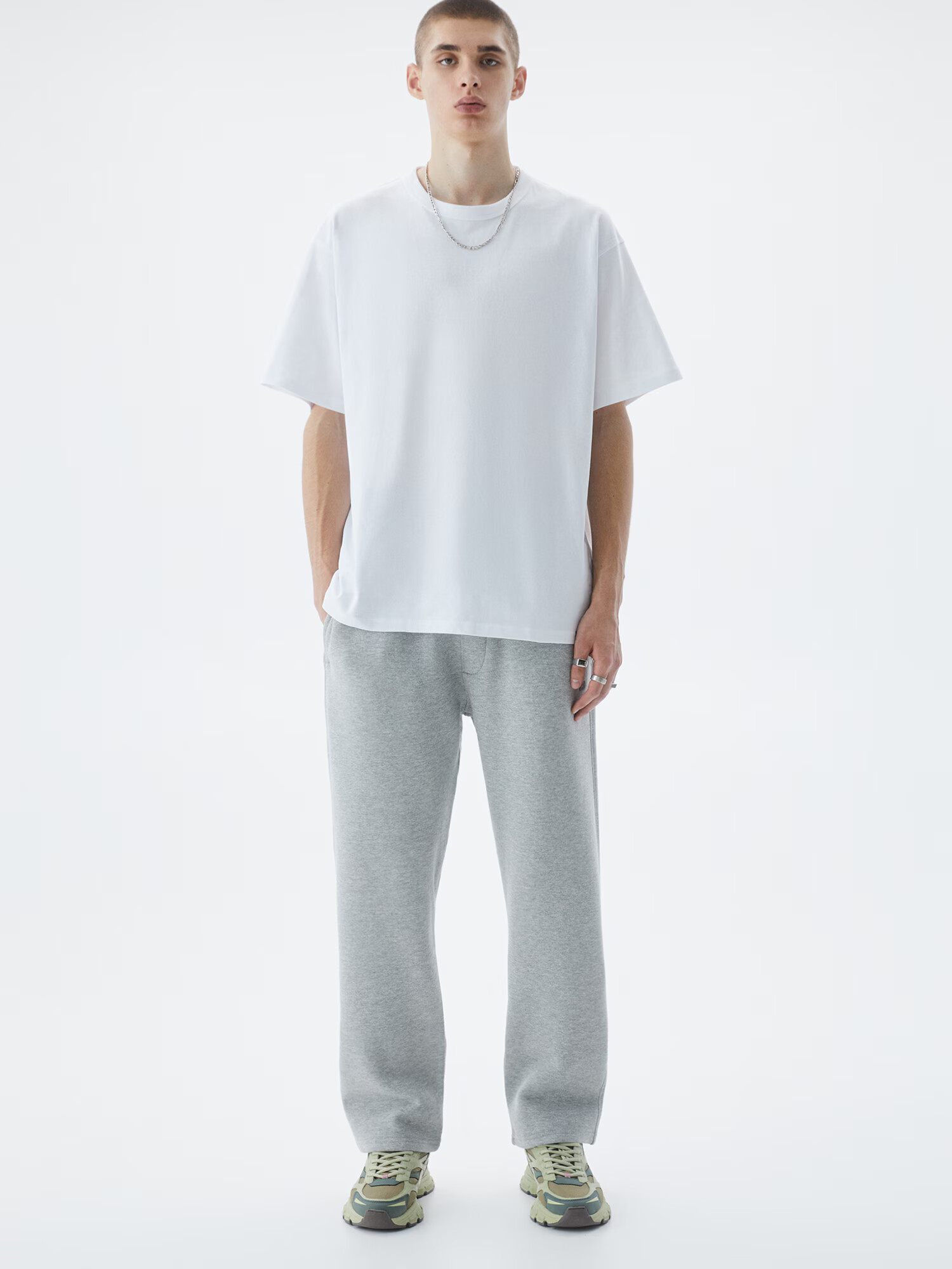 Pull&Bear Pantaloni gri amestecat - Pled.ro