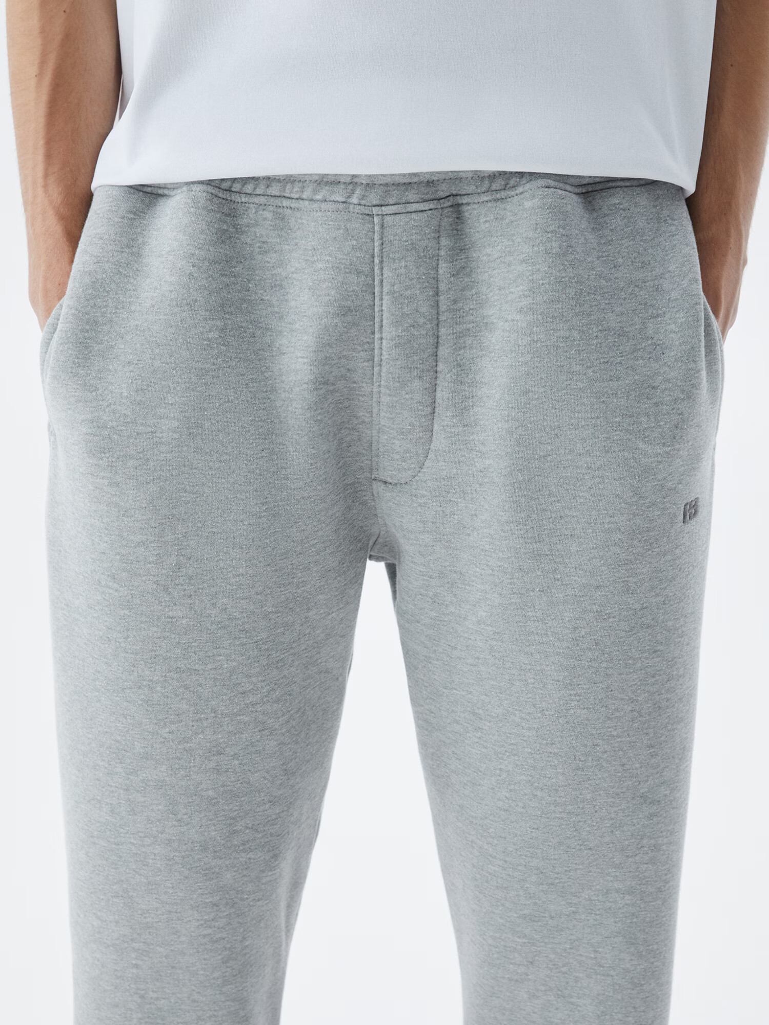 Pull&Bear Pantaloni gri amestecat - Pled.ro