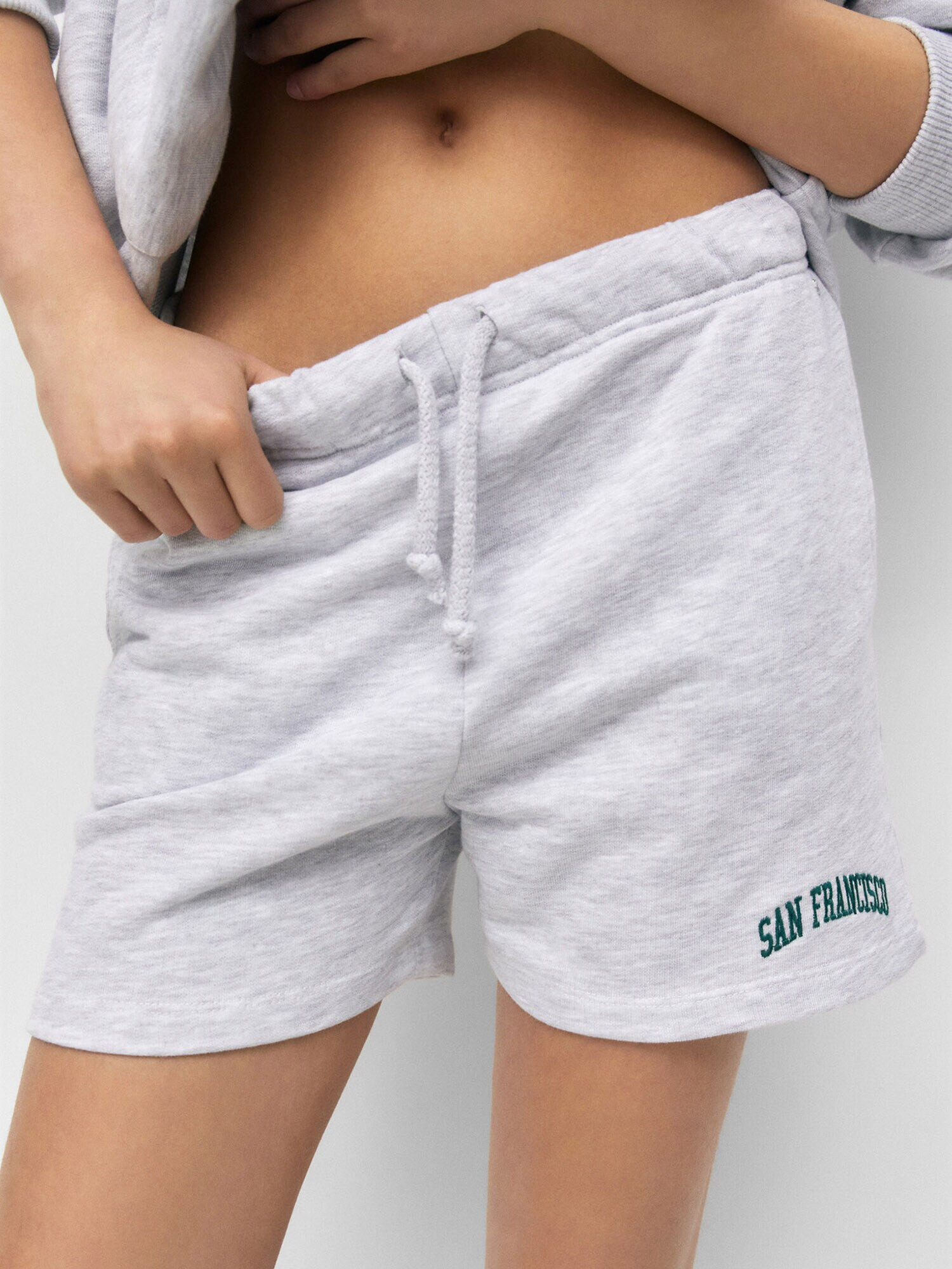 Pull&Bear Pantaloni gri amestecat / verde închis - Pled.ro