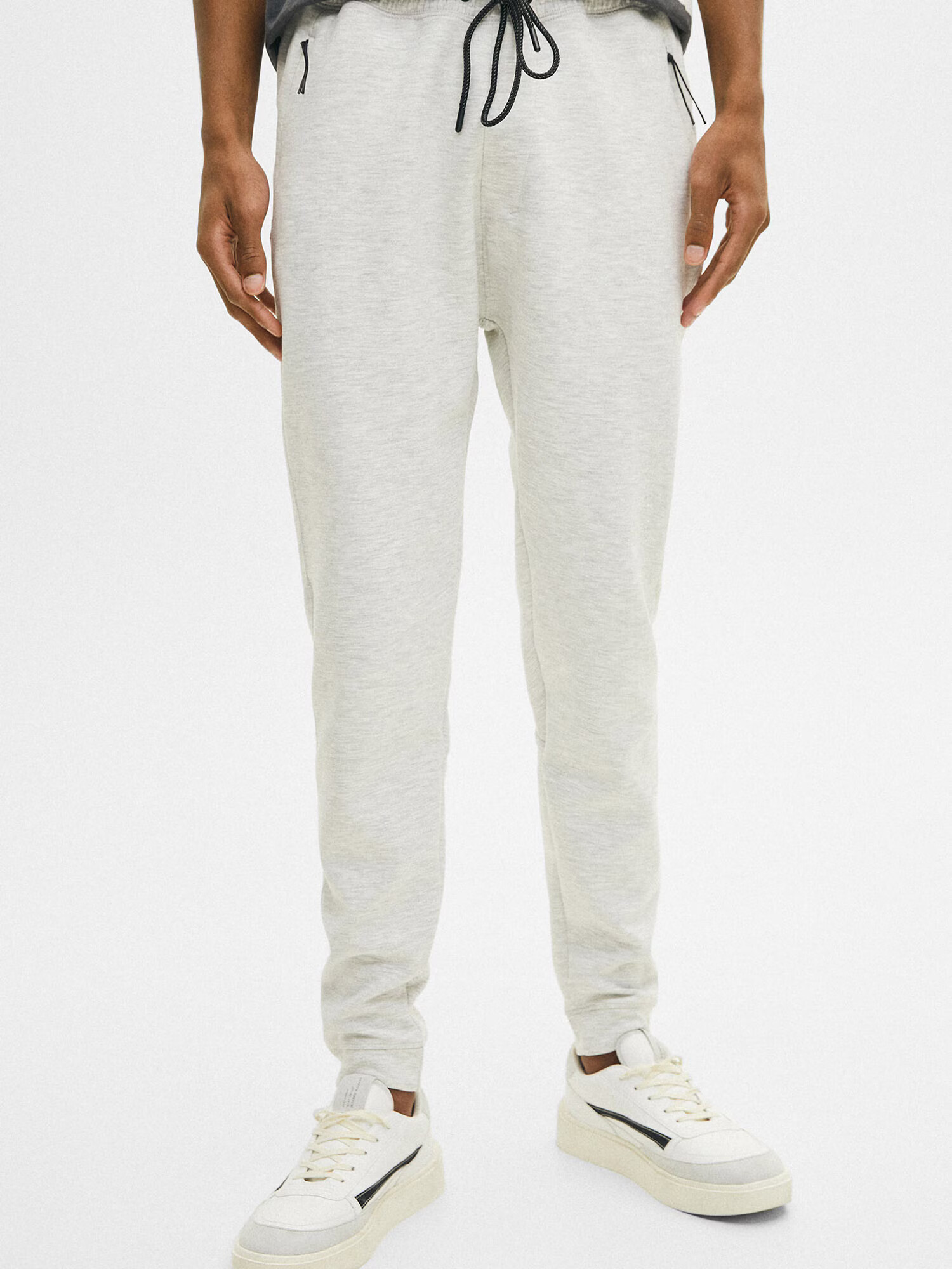 Pull&Bear Pantaloni gri deschis - Pled.ro