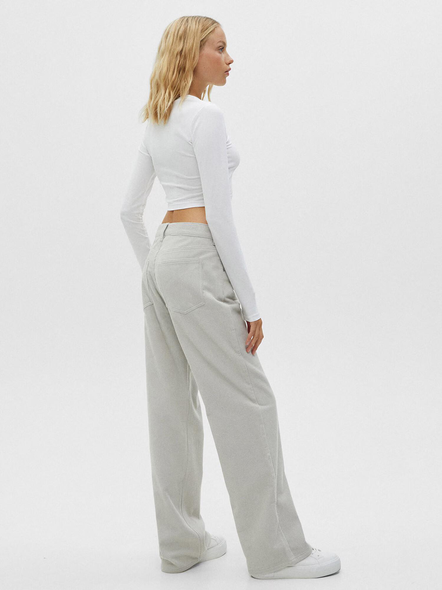 Pull&Bear Pantaloni gri deschis - Pled.ro