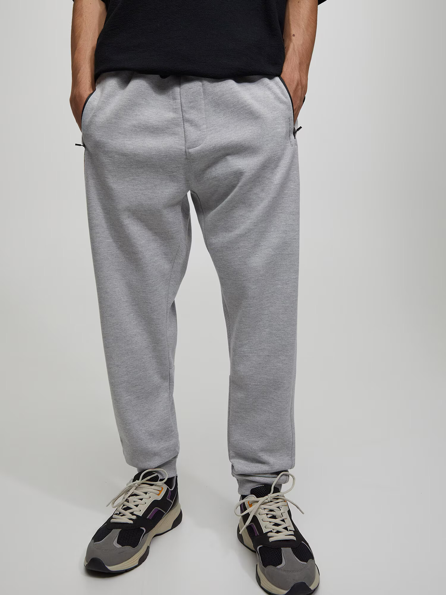 Pull&Bear Pantaloni gri deschis / negru - Pled.ro