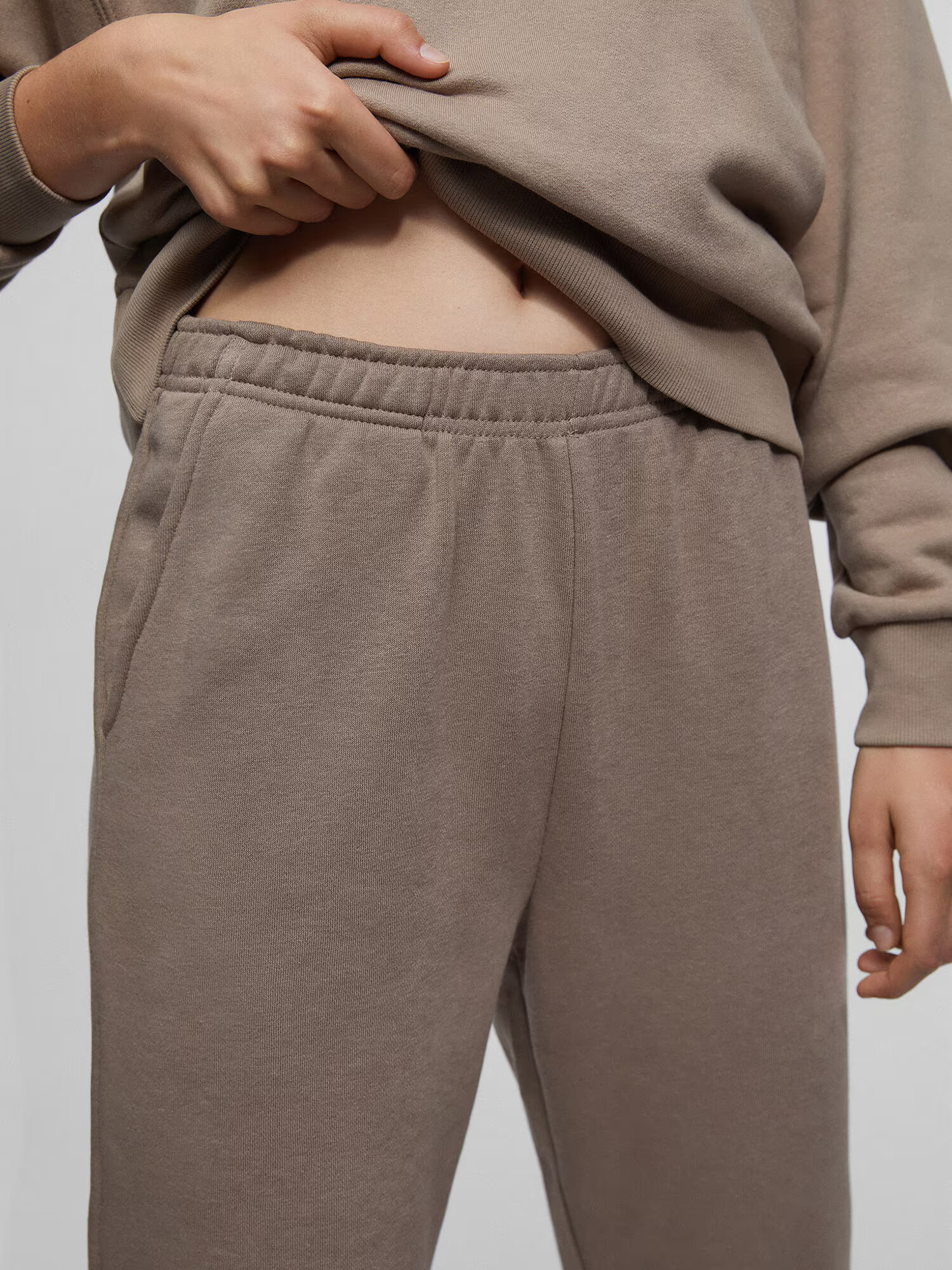 Pull&Bear Pantaloni gri taupe - Pled.ro