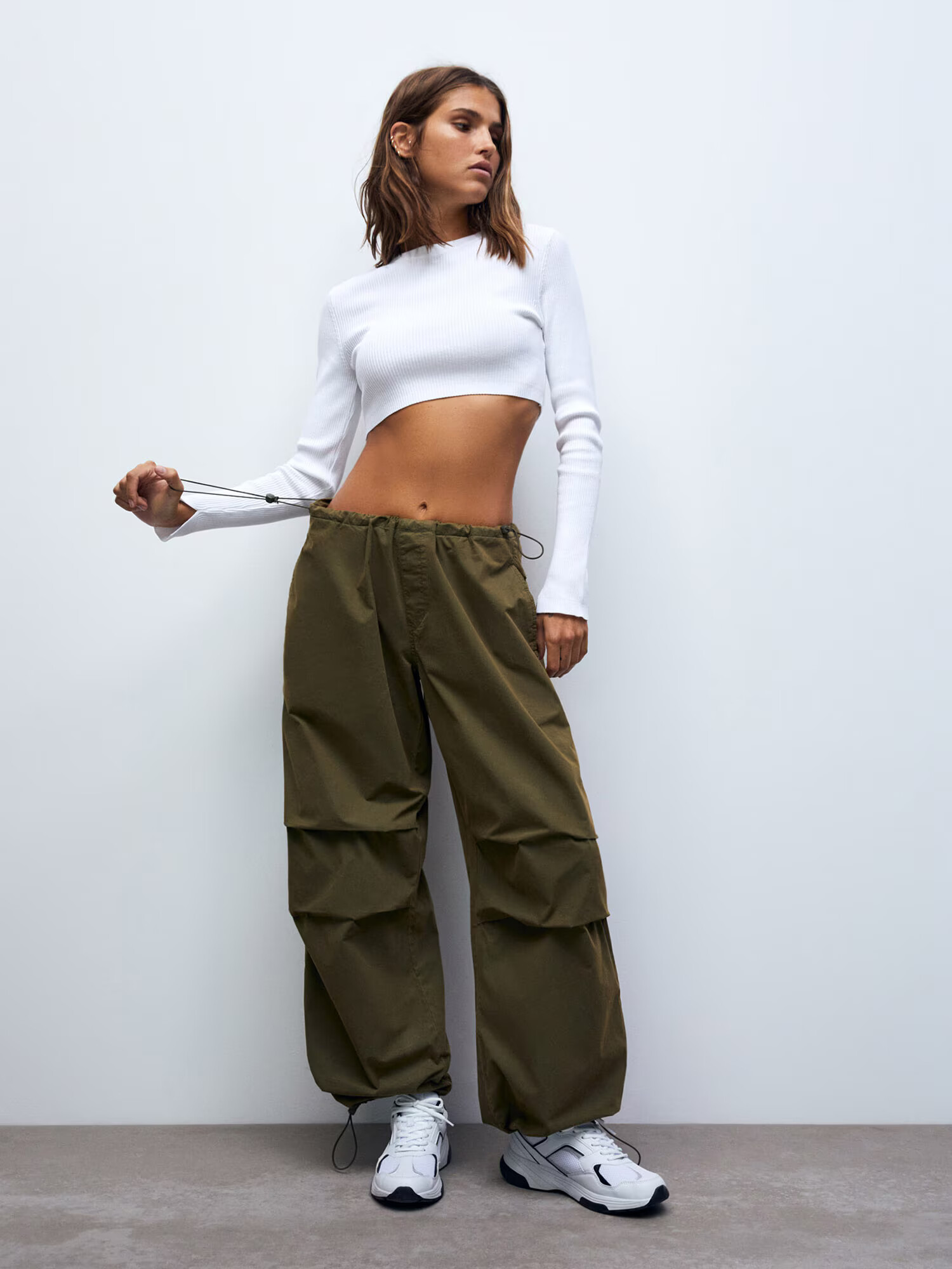 Pull&Bear Pantaloni kaki - Pled.ro