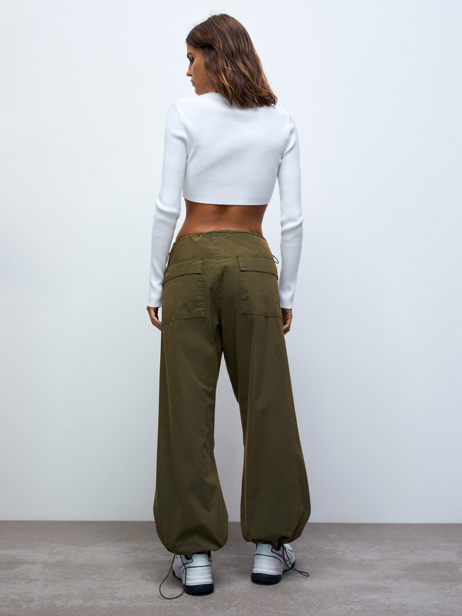 Pull&Bear Pantaloni kaki - Pled.ro