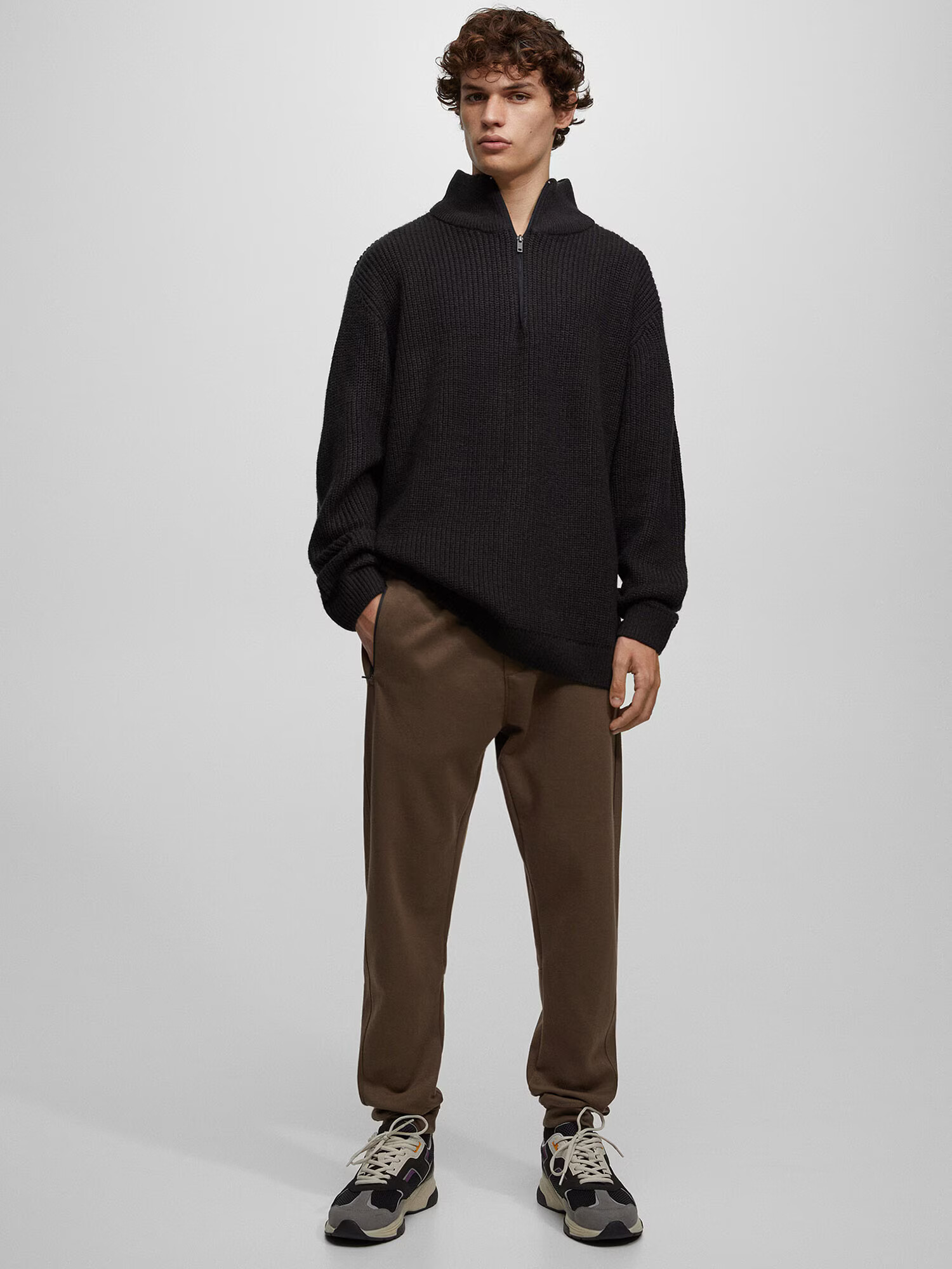 Pull&Bear Pantaloni maro mokka - Pled.ro