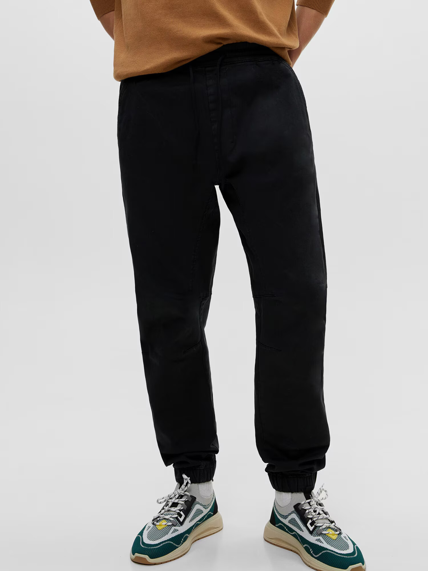 Pull&Bear Pantaloni negru - Pled.ro