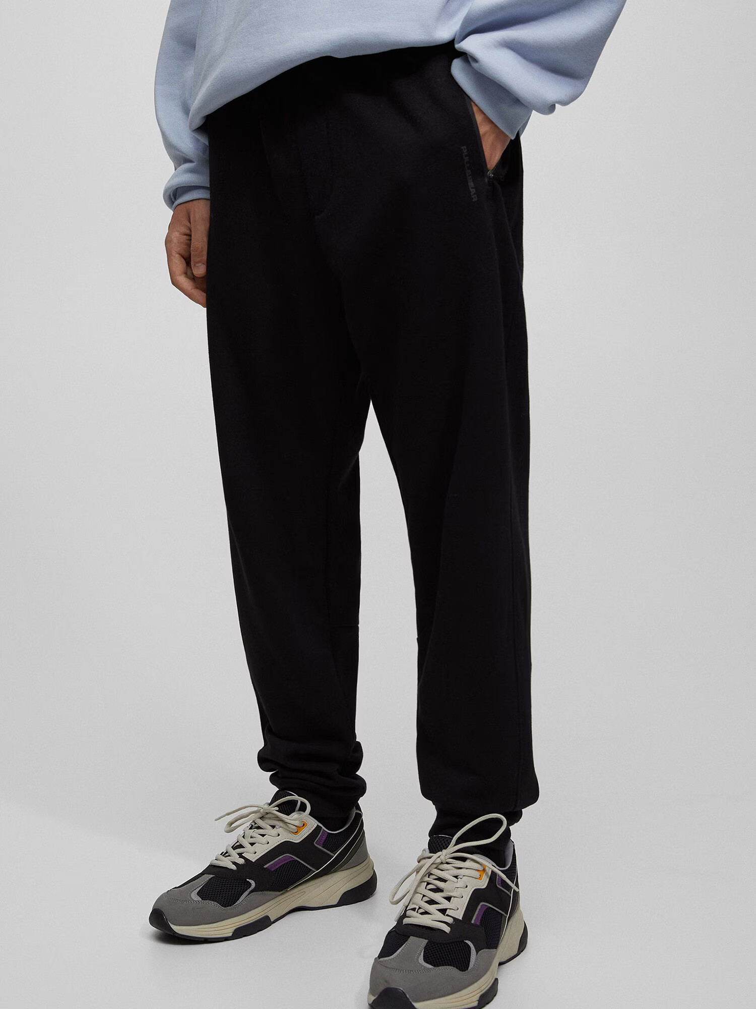 Pull&Bear Pantaloni negru - Pled.ro