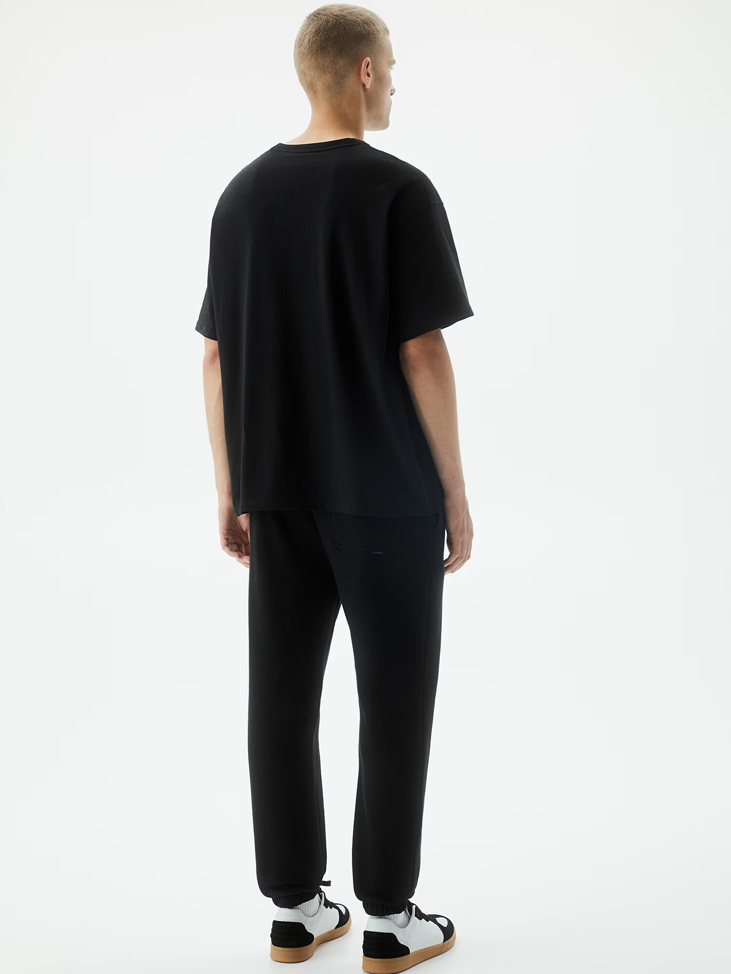 Pull&Bear Pantaloni negru - Pled.ro