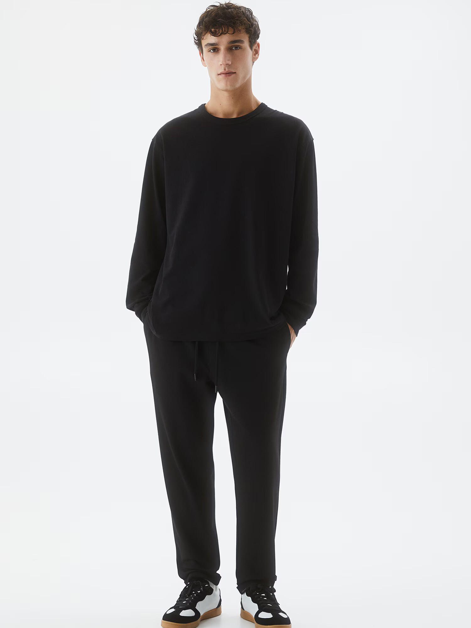 Pull&Bear Pantaloni negru - Pled.ro