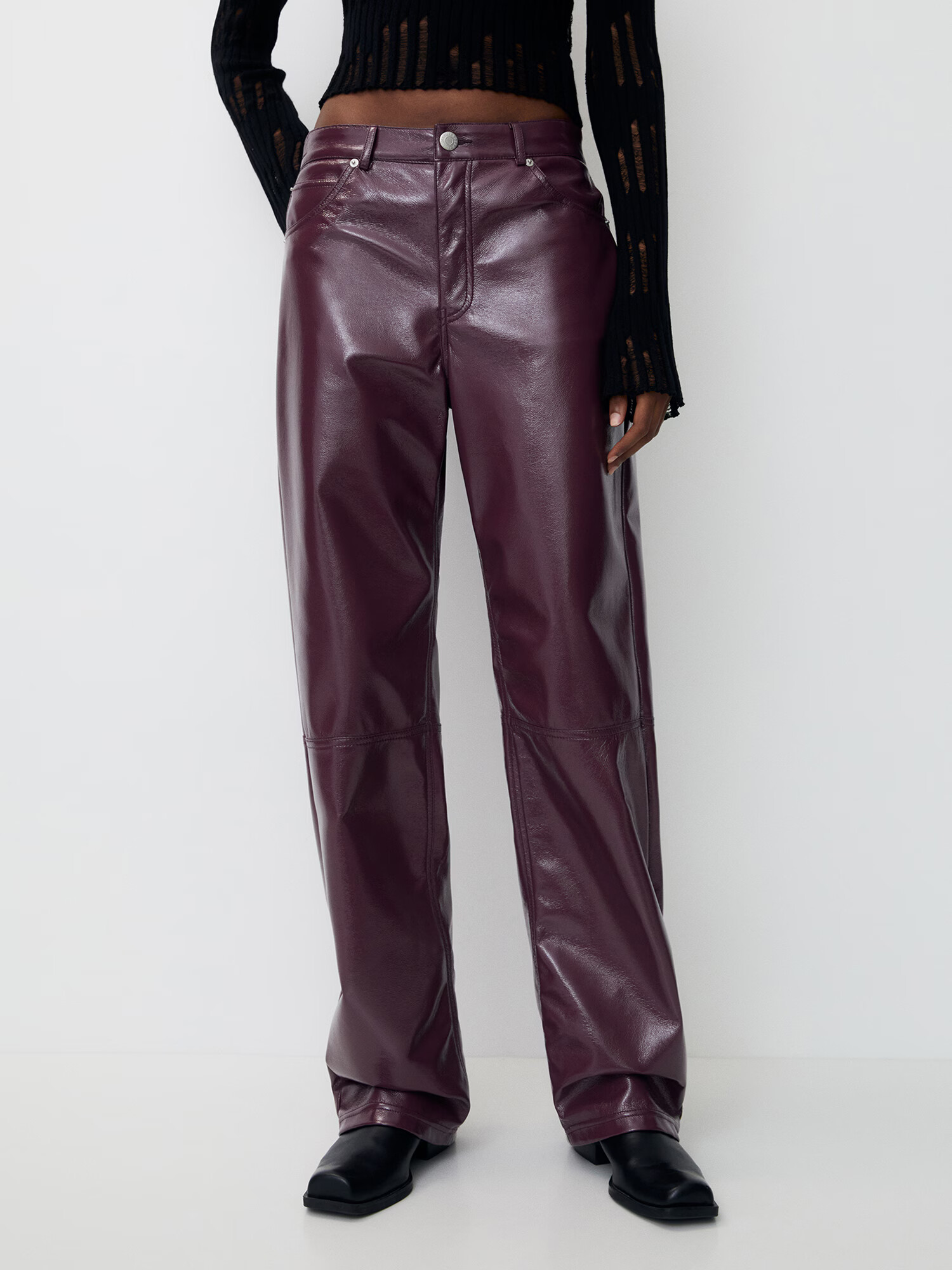 Pull&Bear Pantaloni roșu burgundy - Pled.ro