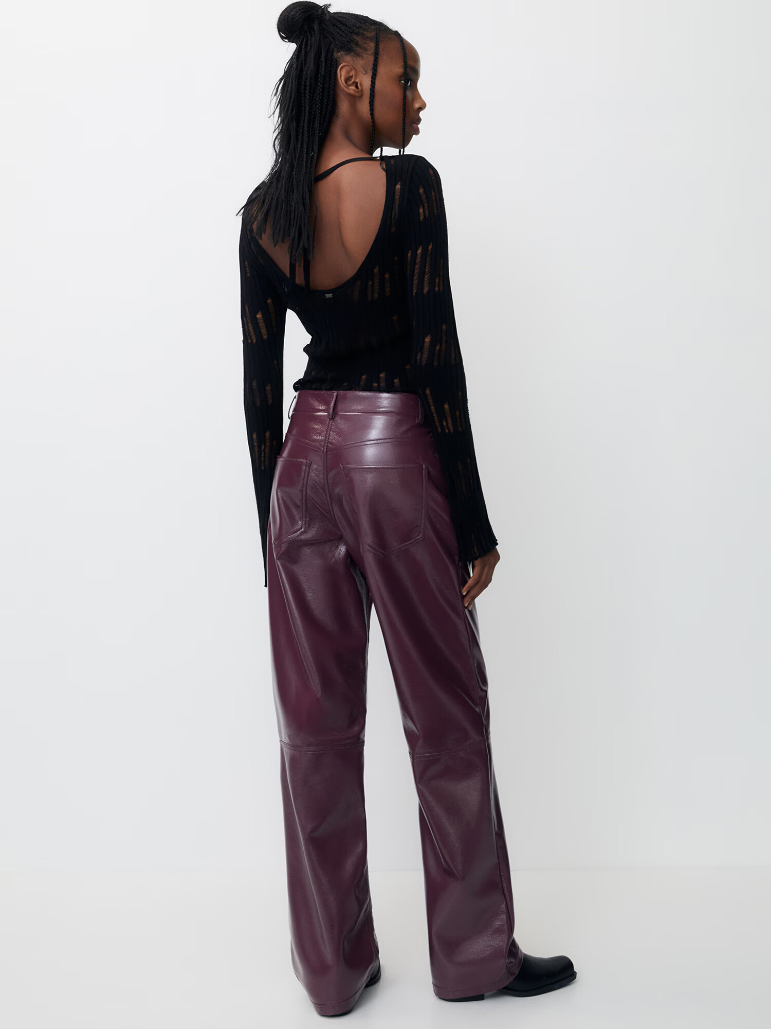 Pull&Bear Pantaloni roșu burgundy - Pled.ro