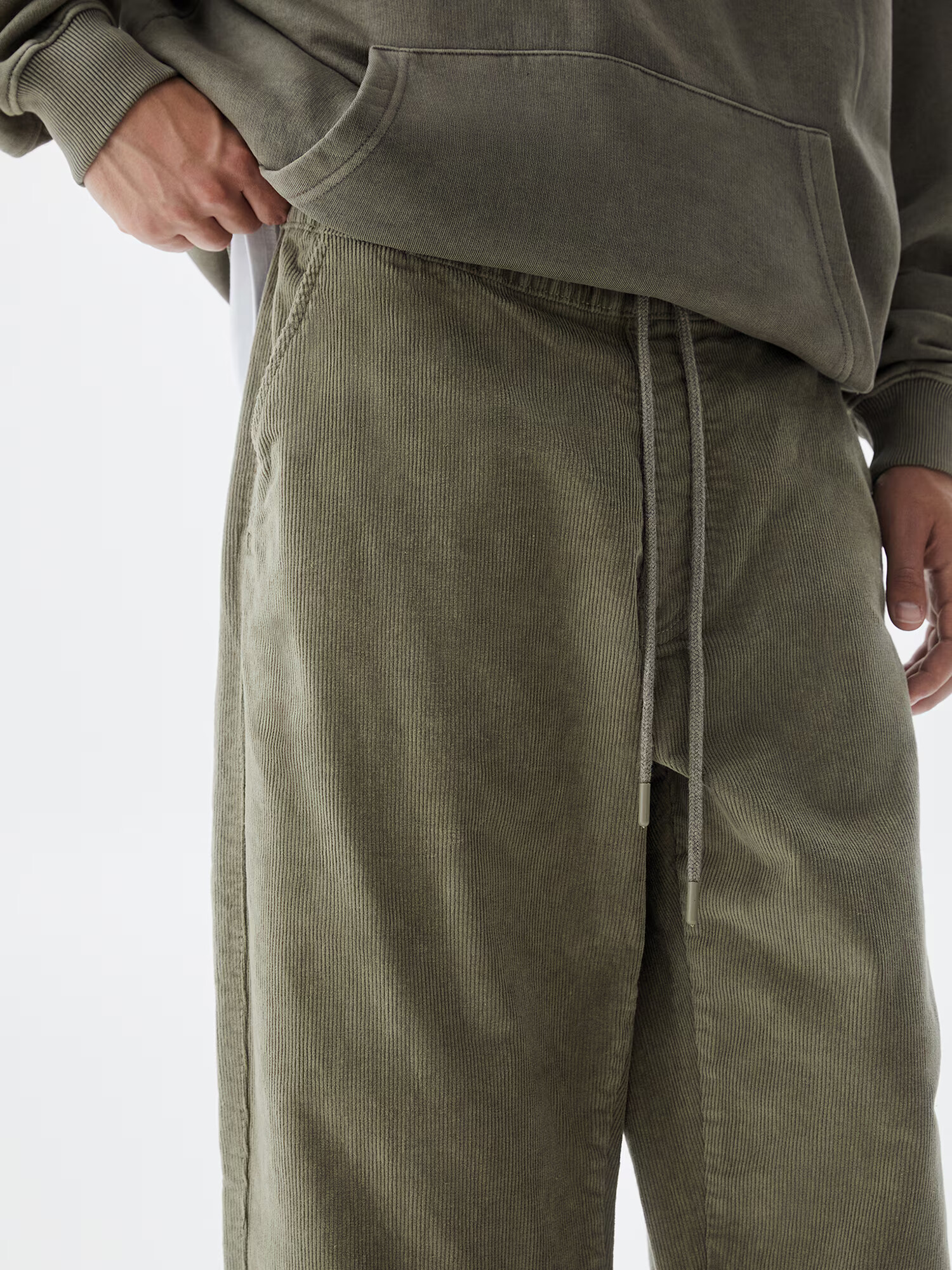 Pull&Bear Pantaloni verde pastel - Pled.ro