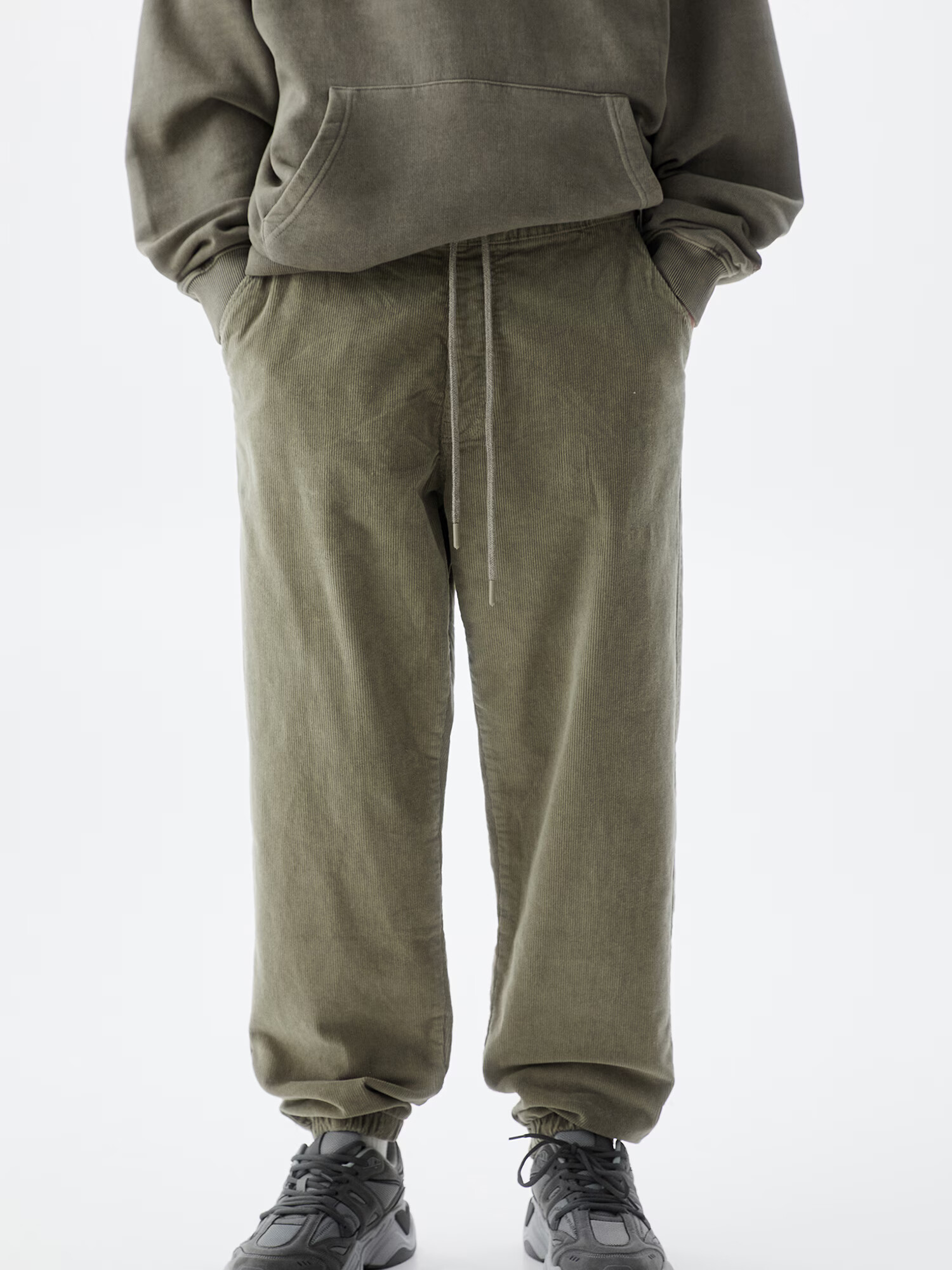 Pull&Bear Pantaloni verde pastel - Pled.ro