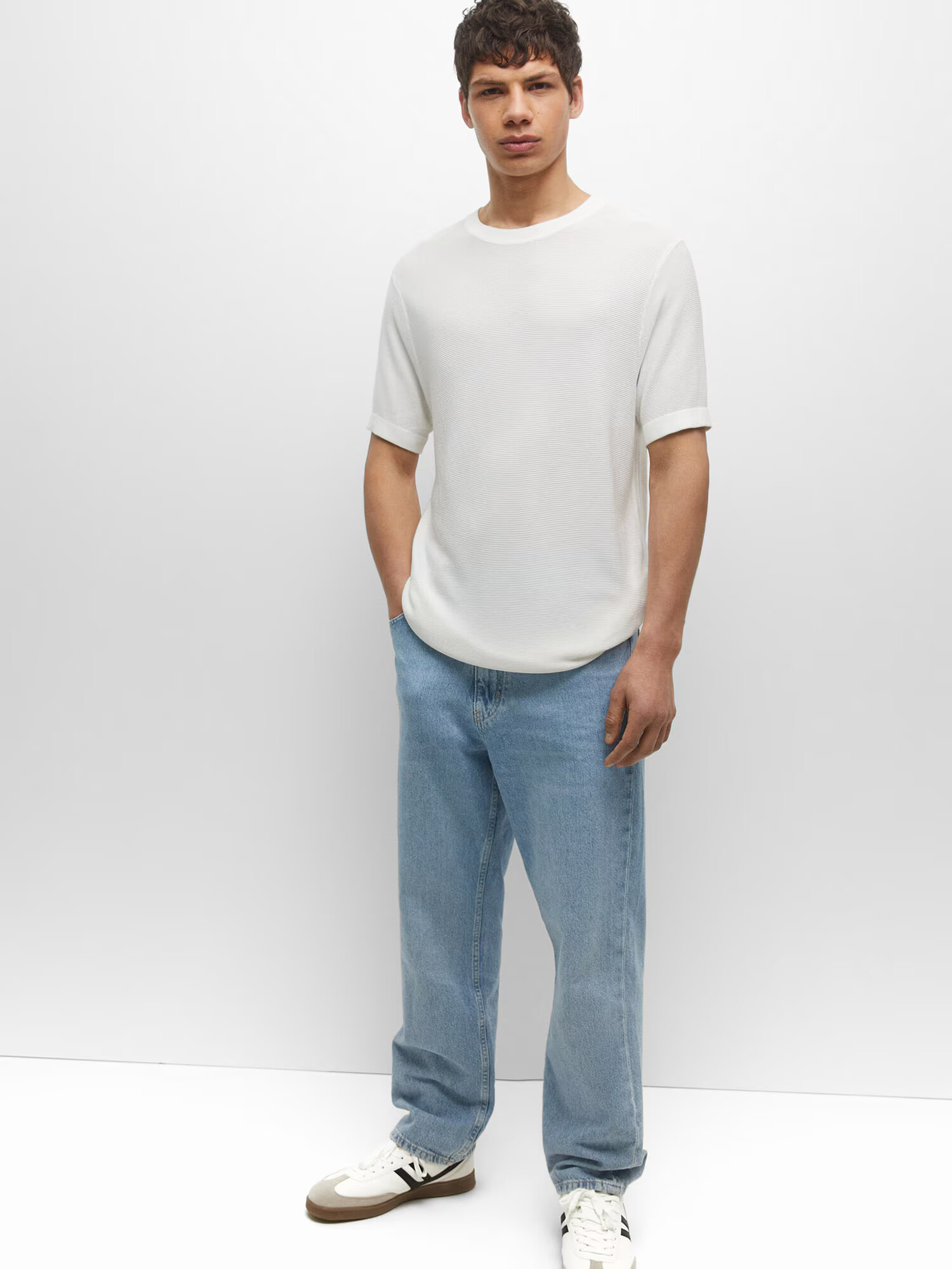 Pull&Bear Tricou alb - Pled.ro