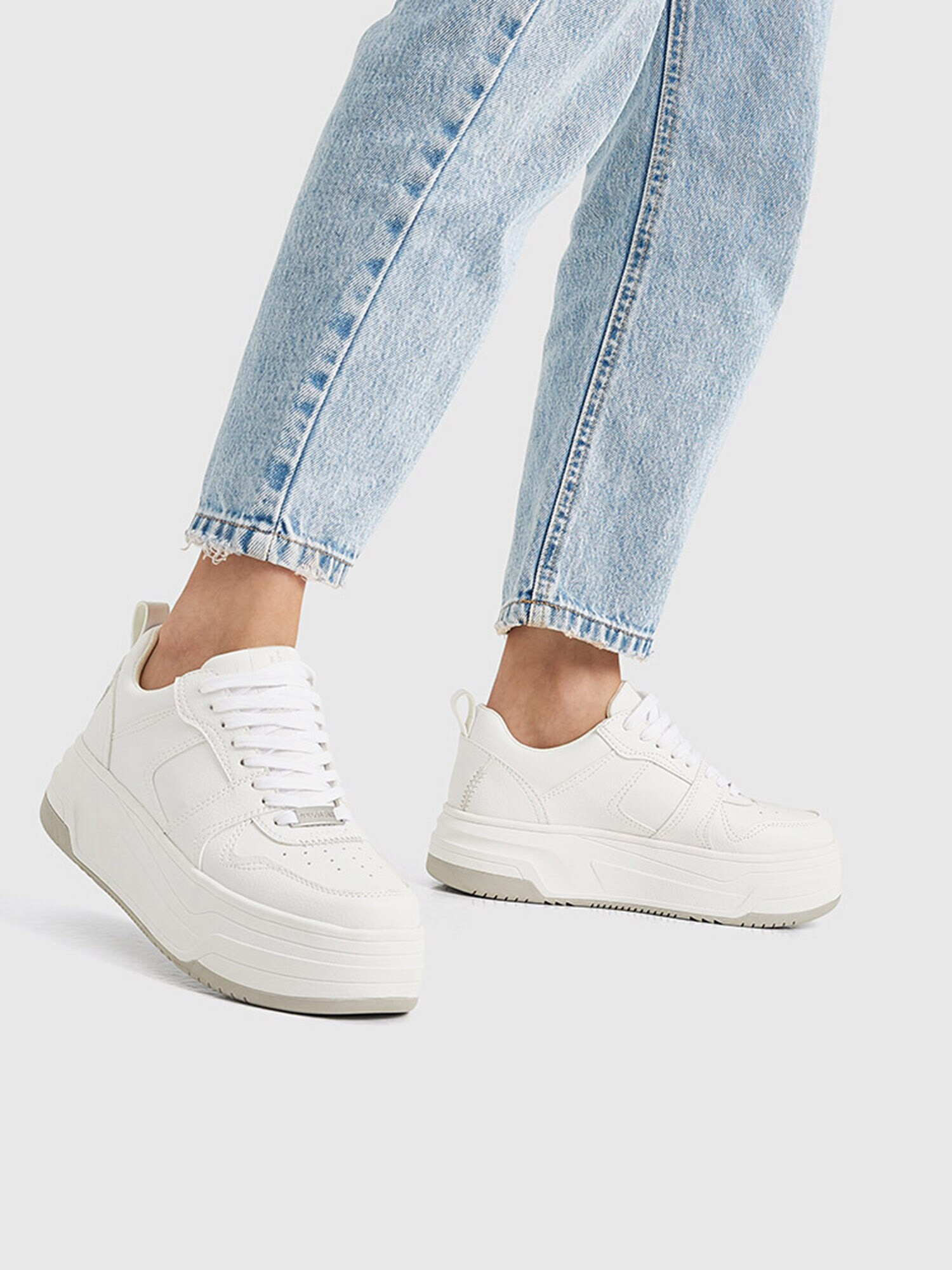 Pull&Bear Sneaker low alb - Pled.ro