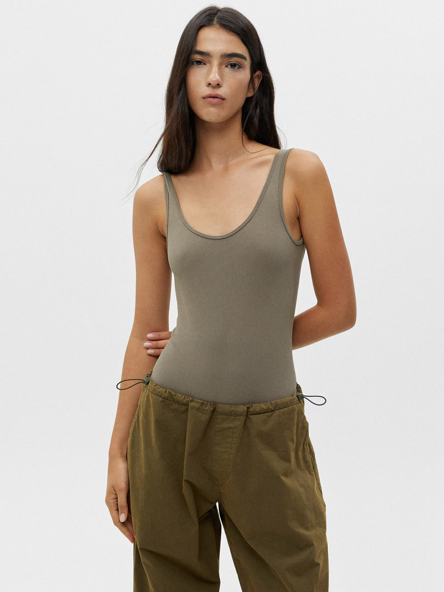 Pull&Bear Tricou body bej închis - Pled.ro