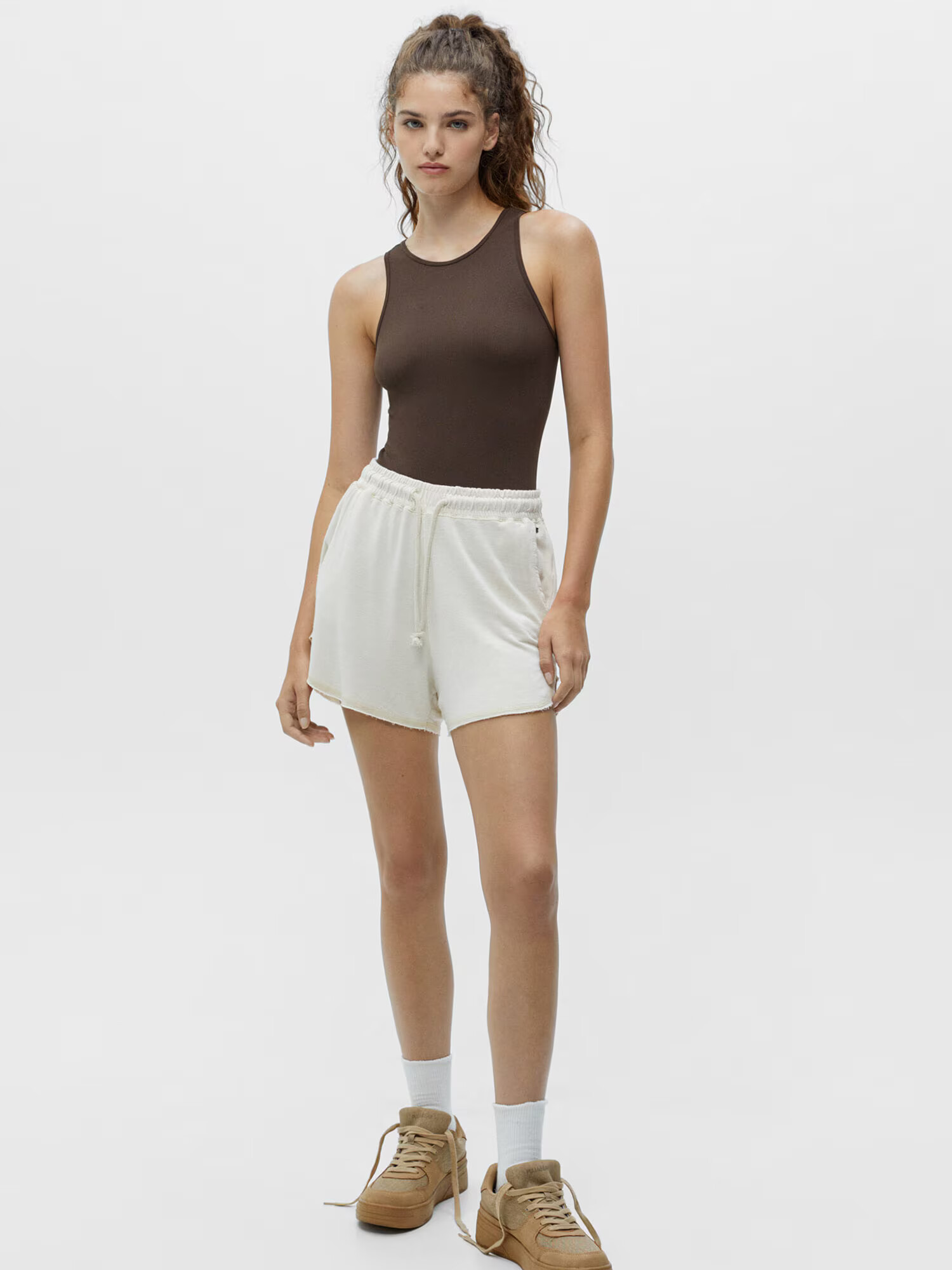 Pull&Bear Tricou body maro închis - Pled.ro