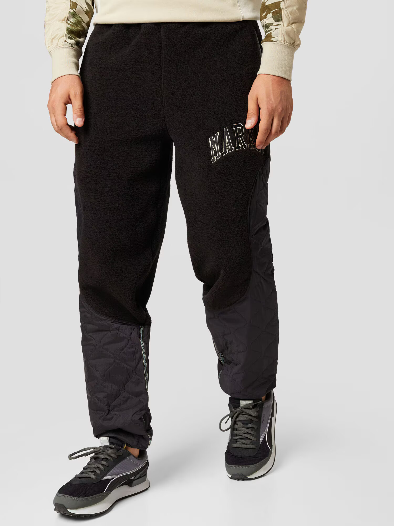 PUMA Pantaloni negru / alb - Pled.ro