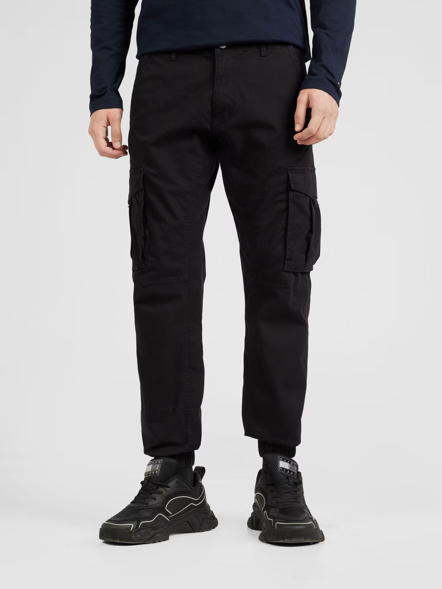 QS by s.Oliver Pantaloni cu buzunare negru - Pled.ro