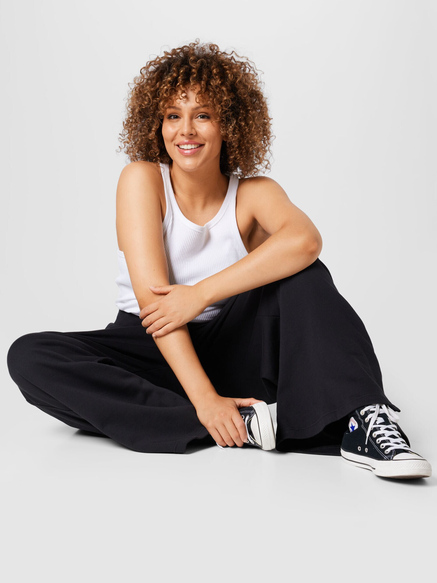 Reebok Classics Pantaloni negru / alb - Pled.ro