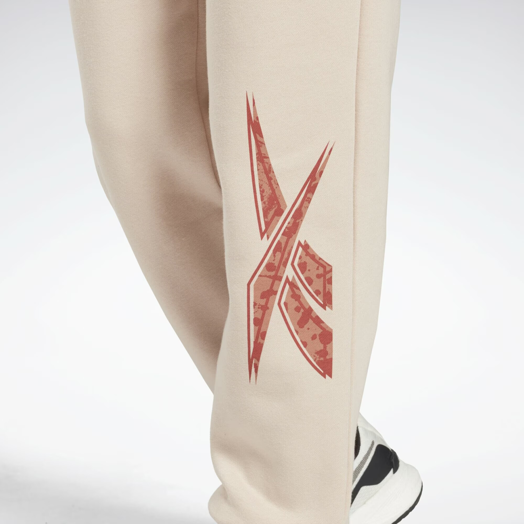 Reebok Pantaloni sport 'Modern Safari' bej / maro - Pled.ro